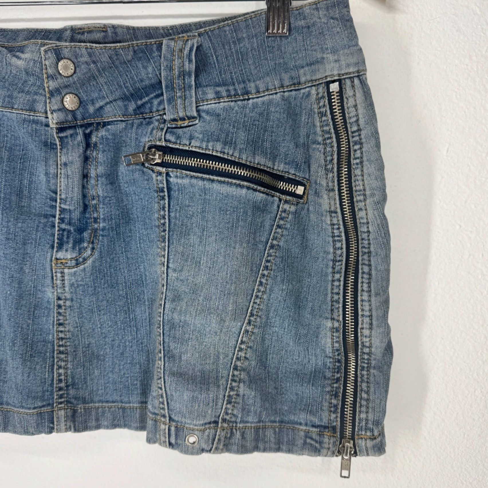 Vintage Y2K Micro Mini Denim Jean Skirt 90s Grunge Light Wash Zipper Size 11 Low Rise Size 32" / US 10 / IT 46 - 6 Thumbnail