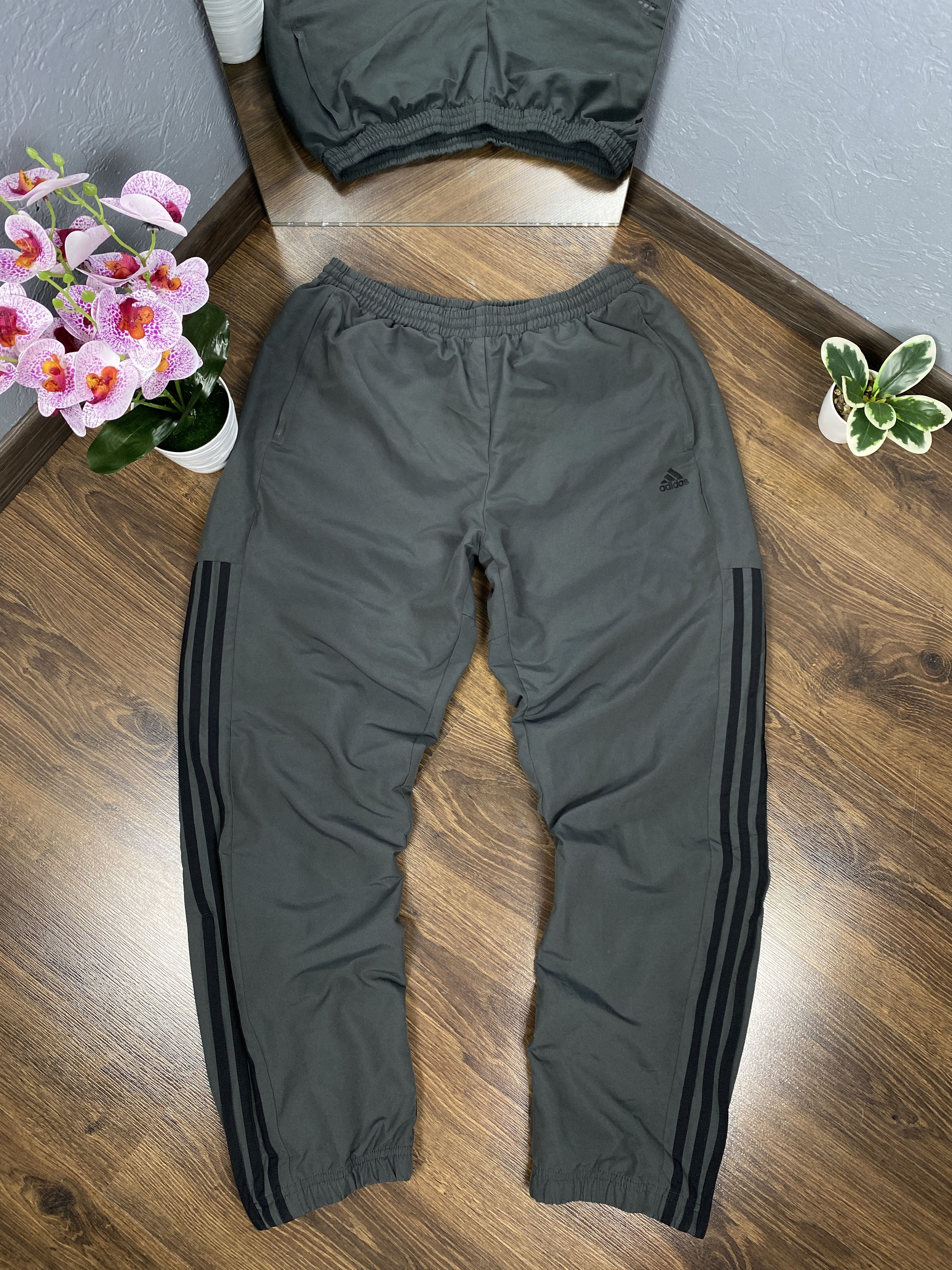 Adidas Adidas vintage baggy parachute nylon track pants y2k Size US 34 / EU 50 - 1 Thumbnail