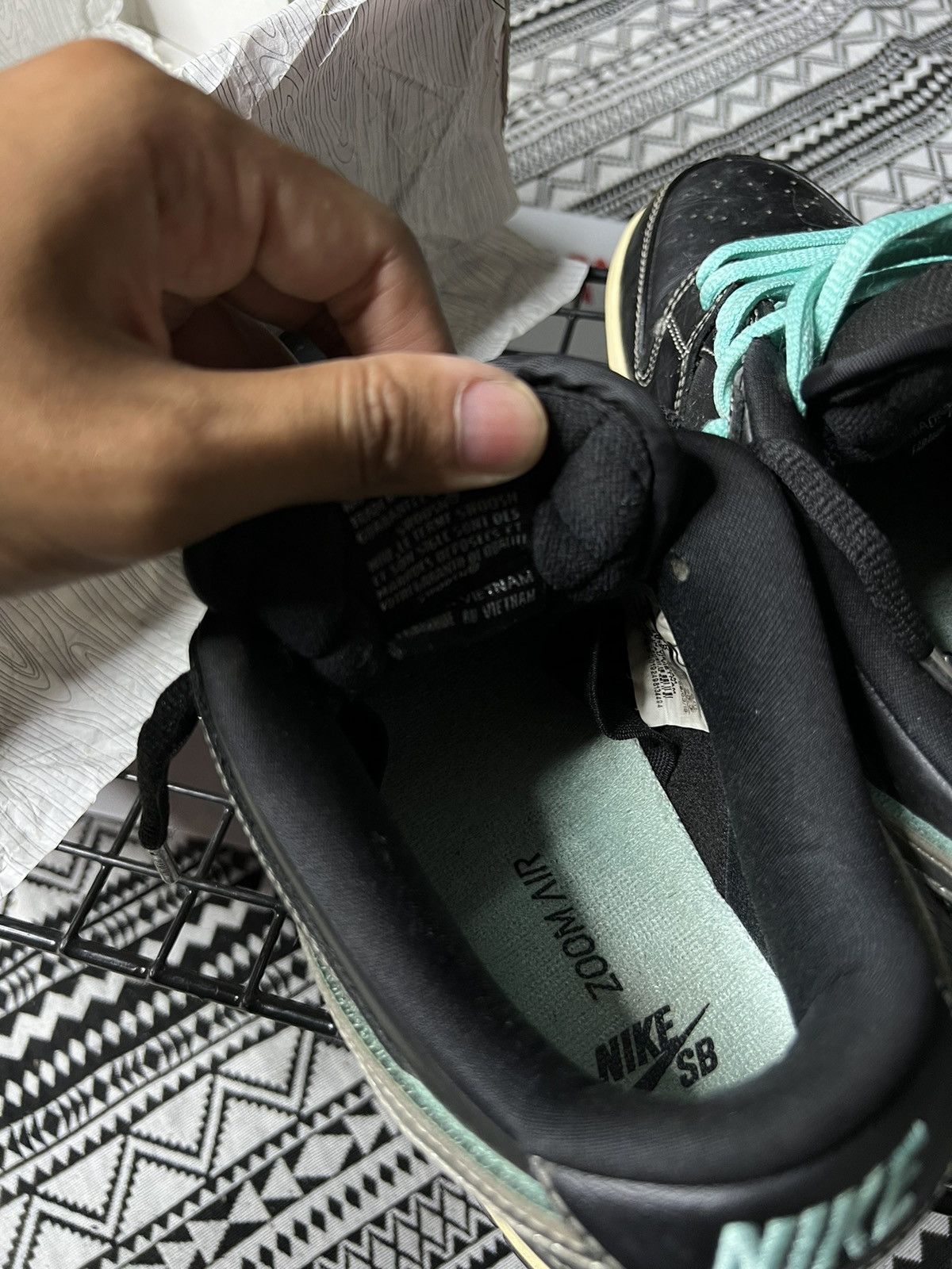Diamond Supply Co. × Nike Nike Sb Dunk Low X Diamond Supply Size US 7.5 / EU 40-41 - 16 Thumbnail