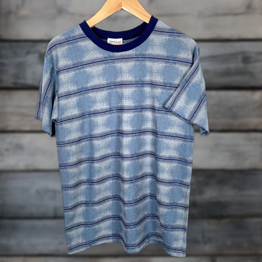 Vintage Vintage 90s Striped T-Shirt Large Blue Geometric Pattern USA Made Striped Size US L / EU 52-54 / 3 - 1 Thumbnail