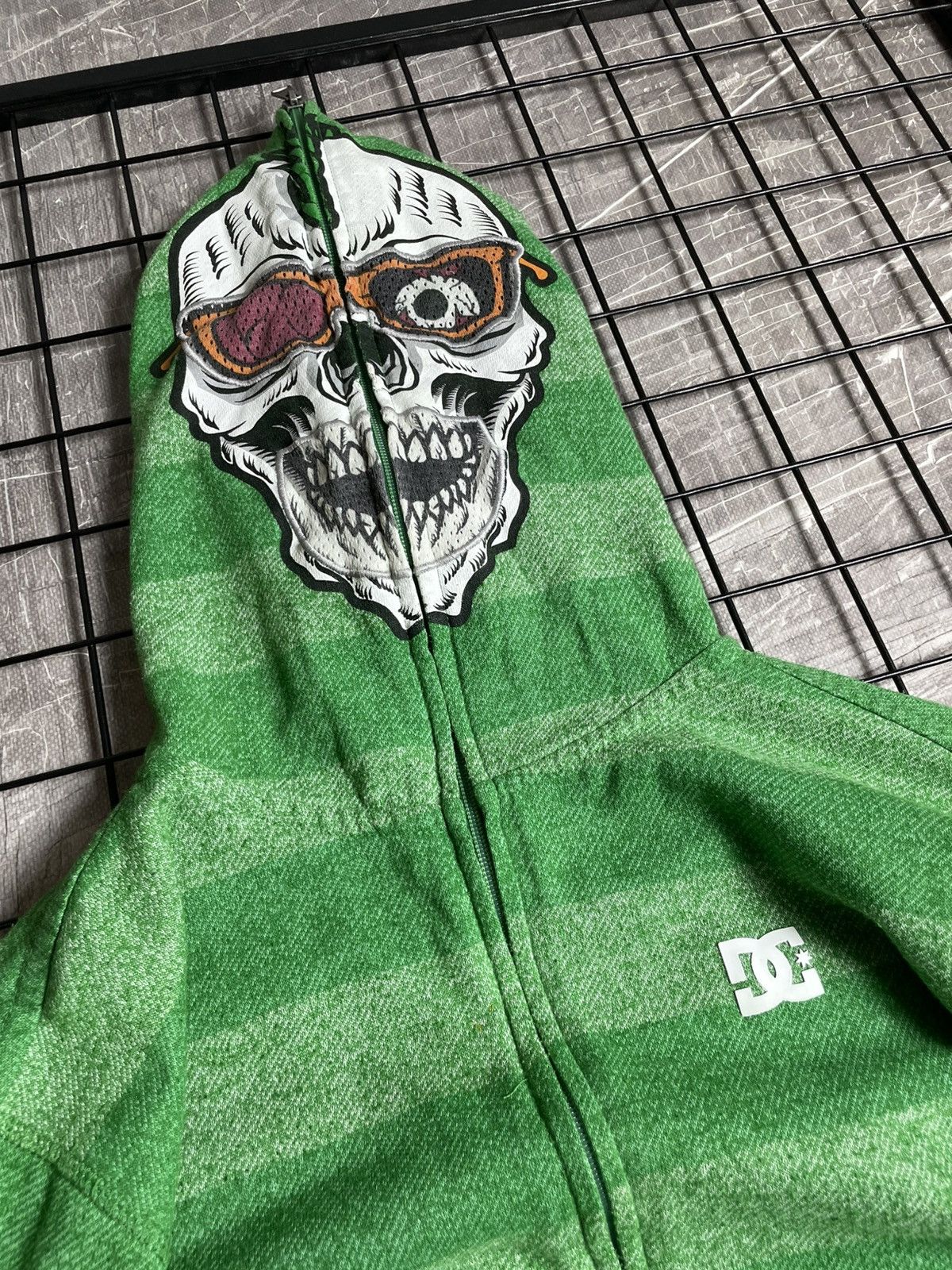 DC DC Shoes Vintage Rare Full Zip Skeleton Face Hoodie Y2K Size US S / EU 44-46 / 1 - 6 Thumbnail
