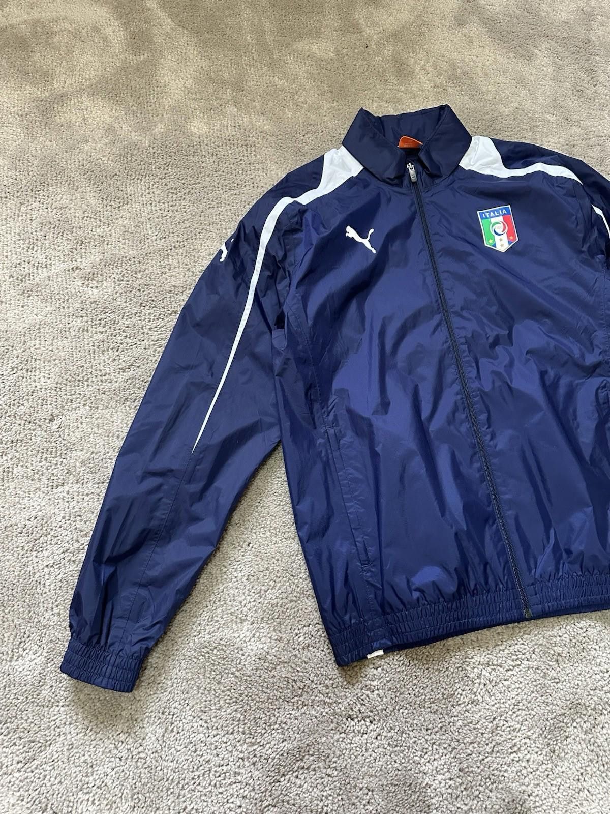 Puma ITALY NATIONAL TEAM 2010/11 TRAINING FOOTBALL HOODED JACKET Size US XL / EU 56 / 4 - 2 Thumbnail