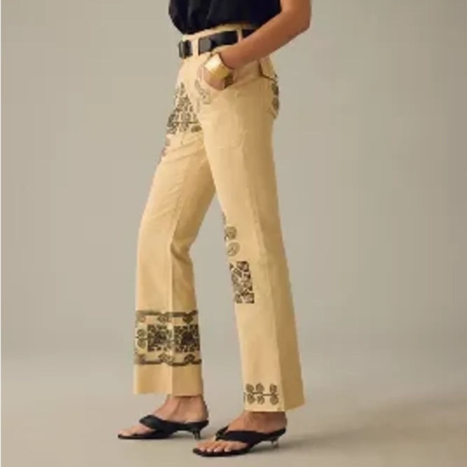 Anthropologie NWT Anthropologie 26T Pilcro Yaya Mid-Rise Crop Flare Jeans Size 26" / US 2 / IT 38 - 3 Thumbnail