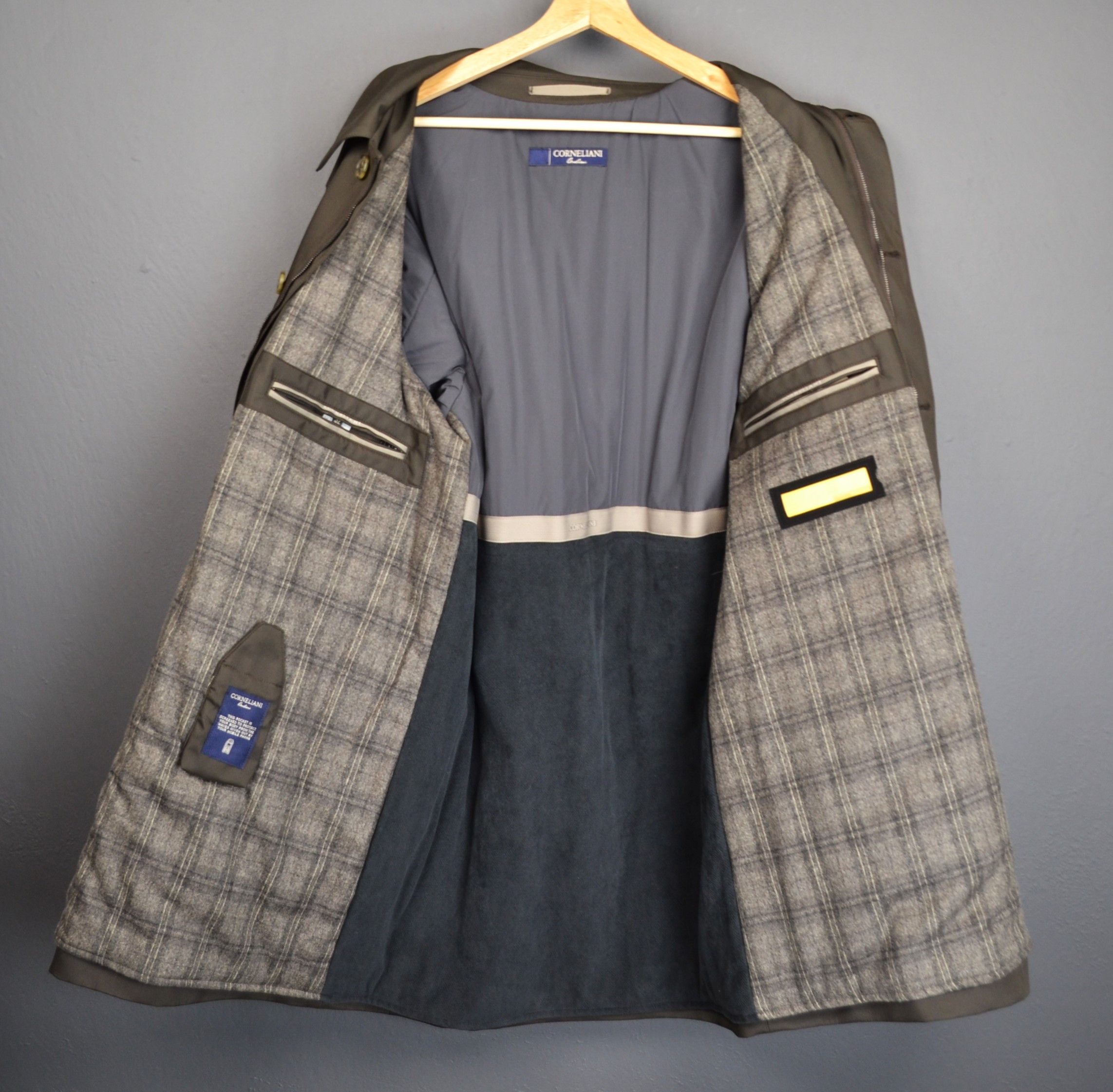 Corneliani Corneliani 52 size L-XL 42 Brown Nylon Coat Overcoat Size US L / EU 52-54 / 3 - 5 Thumbnail