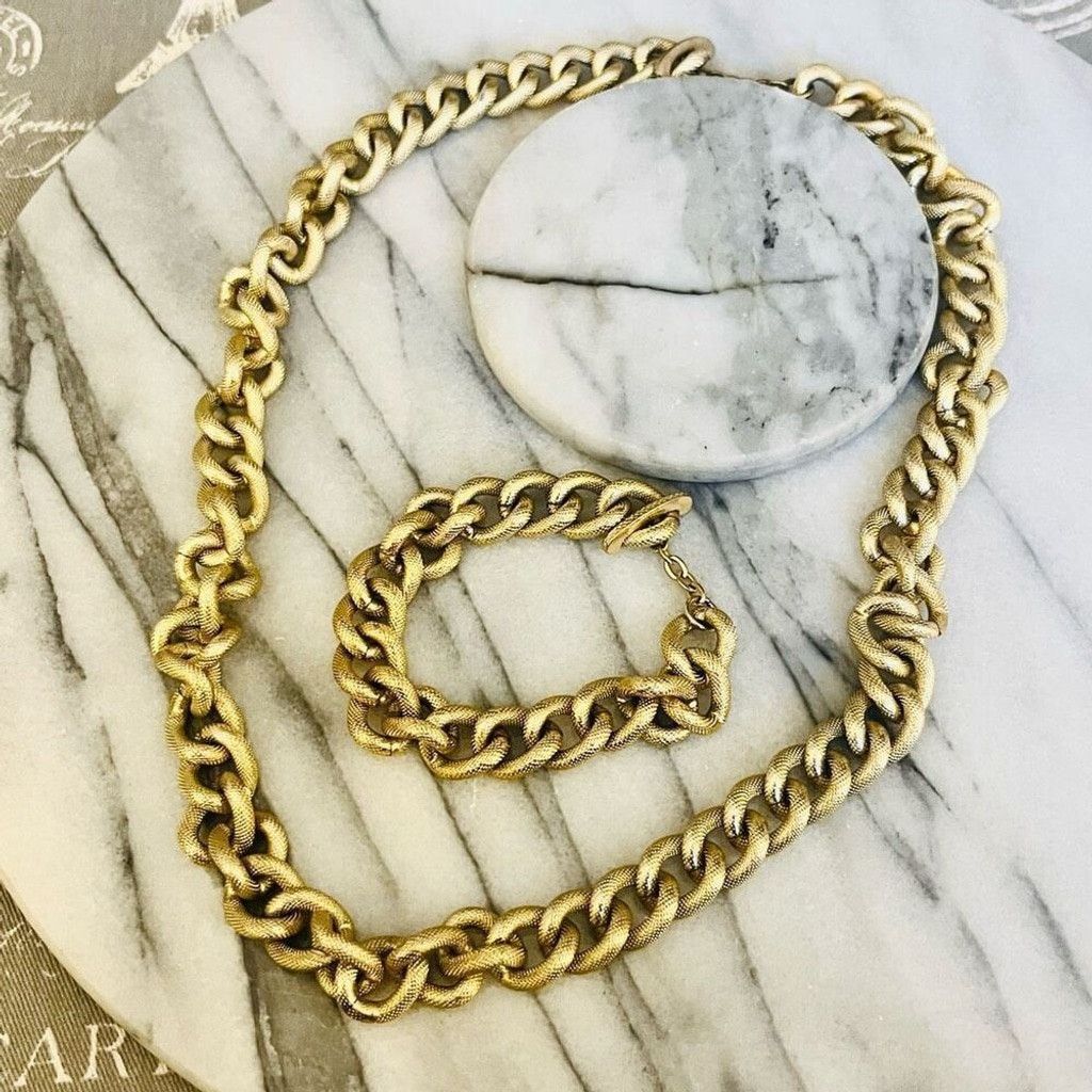 Vintage Vintage Chunky Chain Jewelry Set Textured Gold Toned Metal Size ONE SIZE - 1 Thumbnail
