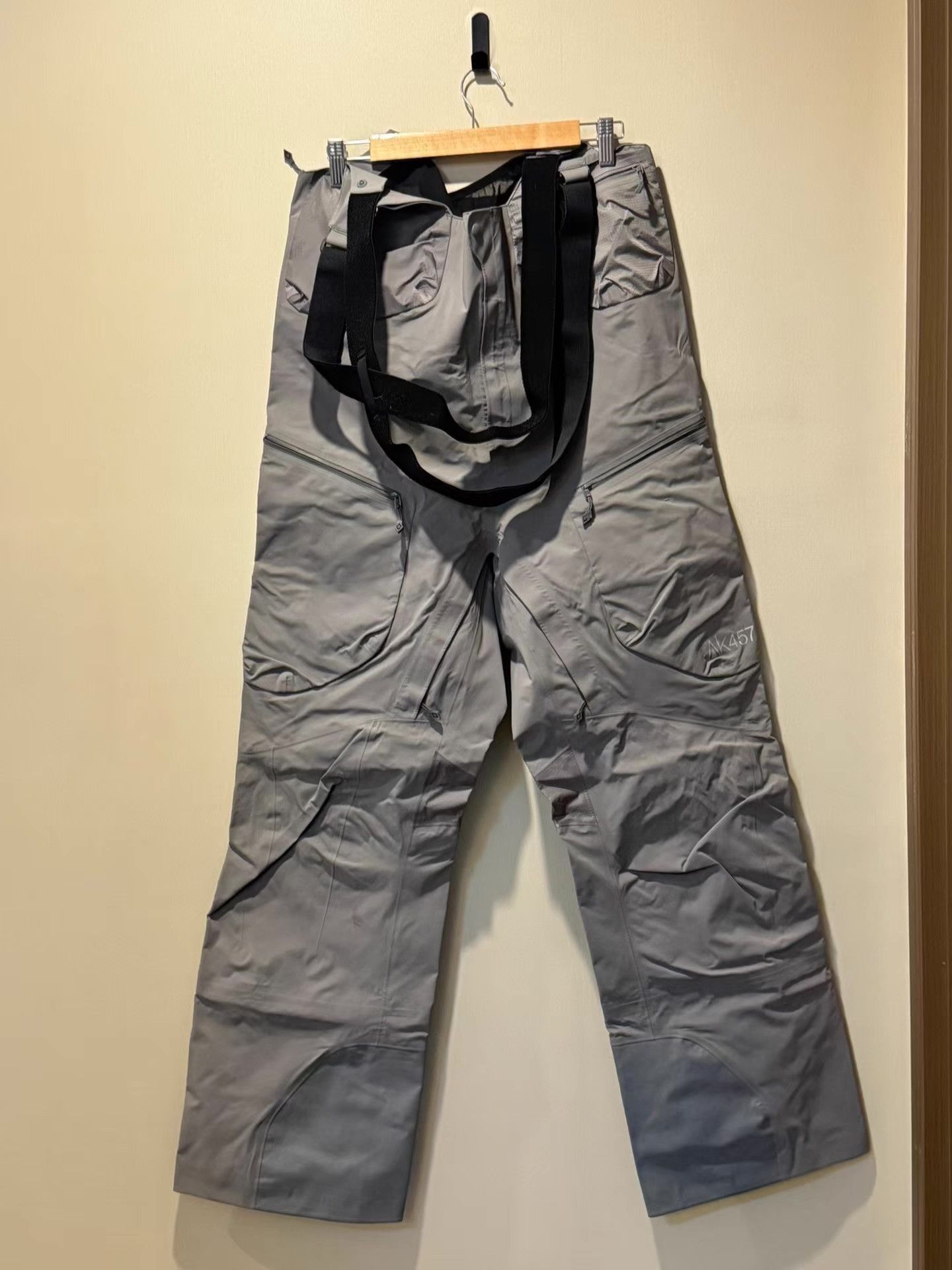 Burton Gray Multi-Pocket Casual Pants Size 34 Size US 34 / EU 50 - 1 Thumbnail