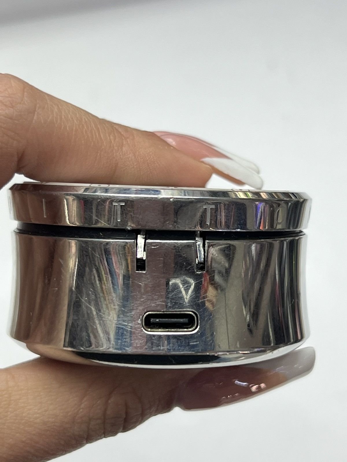 Louis Vuitton Louis Vuitton Earphones Size ONE SIZE - 3 Thumbnail