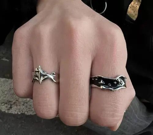 Jewelry Silver Gothic Star and Black Enamel Adjustable Rings Size ONE SIZE - 1 Thumbnail