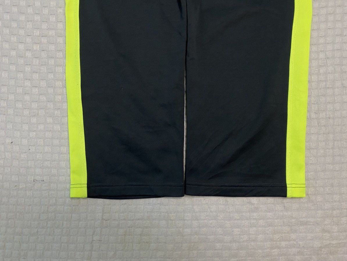 Carhartt Wip × Nike VINTAGE NIKE 90S BAGGY NYLON WIDE LEG SWOOSH TRACK PANTS Y2K Size US 28 / EU 44 - 12 Thumbnail