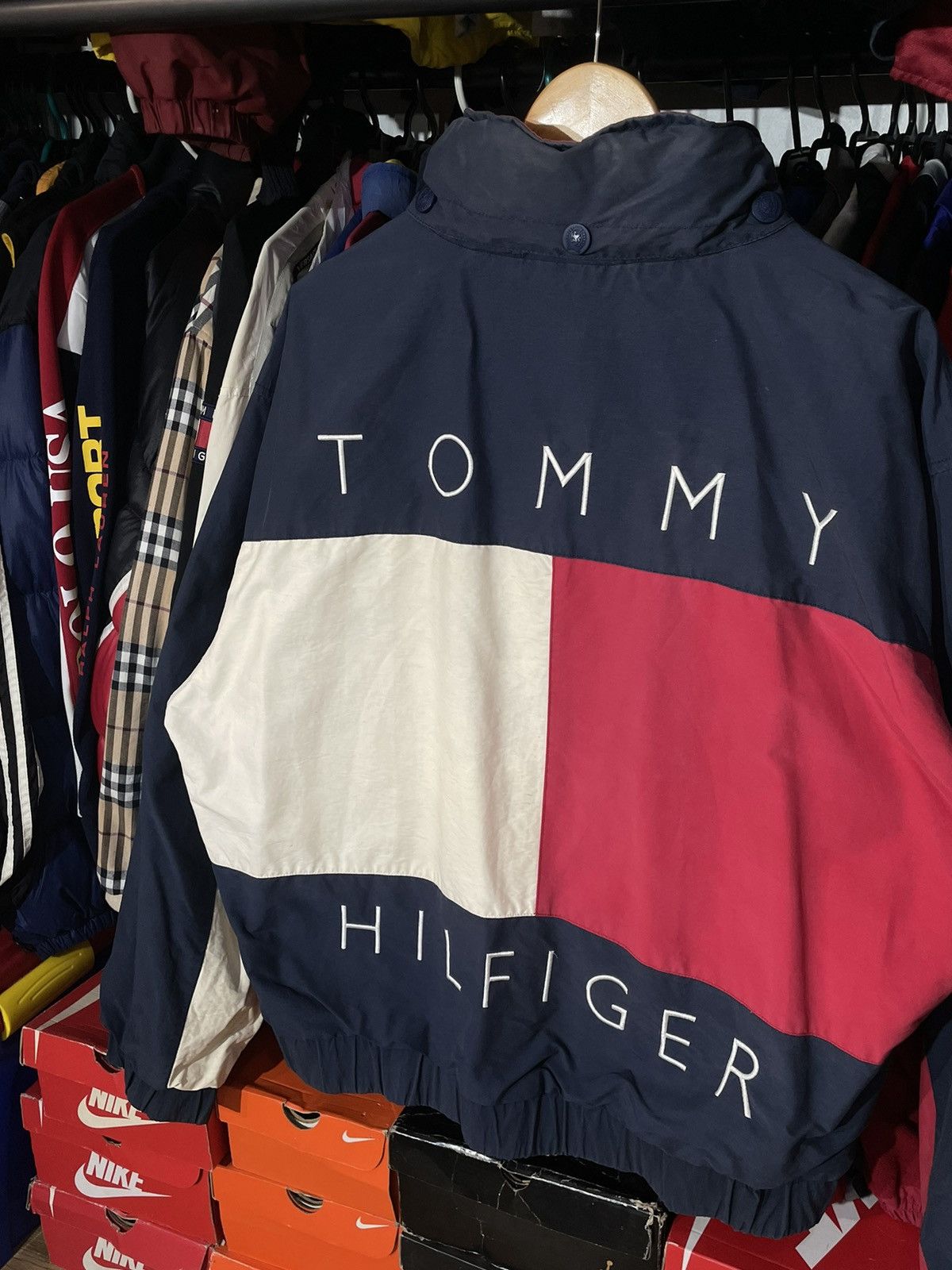 Japanese Brand × Tommy Hilfiger × Vintage Jacket Tommy Hilfiger Big Flag 90’s Vintage Reversible Size US XL / EU 56 / 4 - 2 Thumbnail
