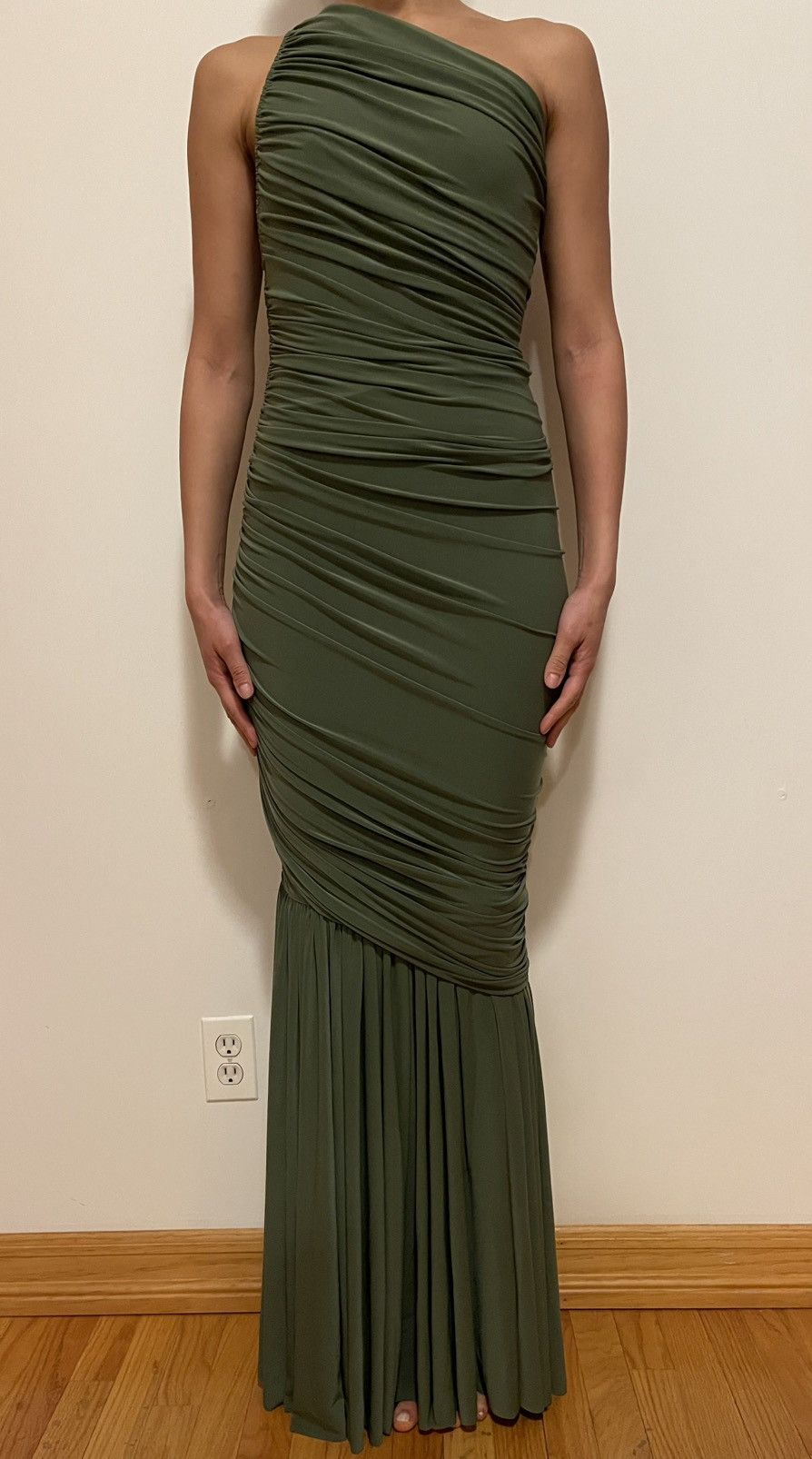Norma Kamali Norma Kamali Diana One-Shoulder Gown - Olive Green (XXS/32) Size S / US 4 / IT 40 - 1 Thumbnail