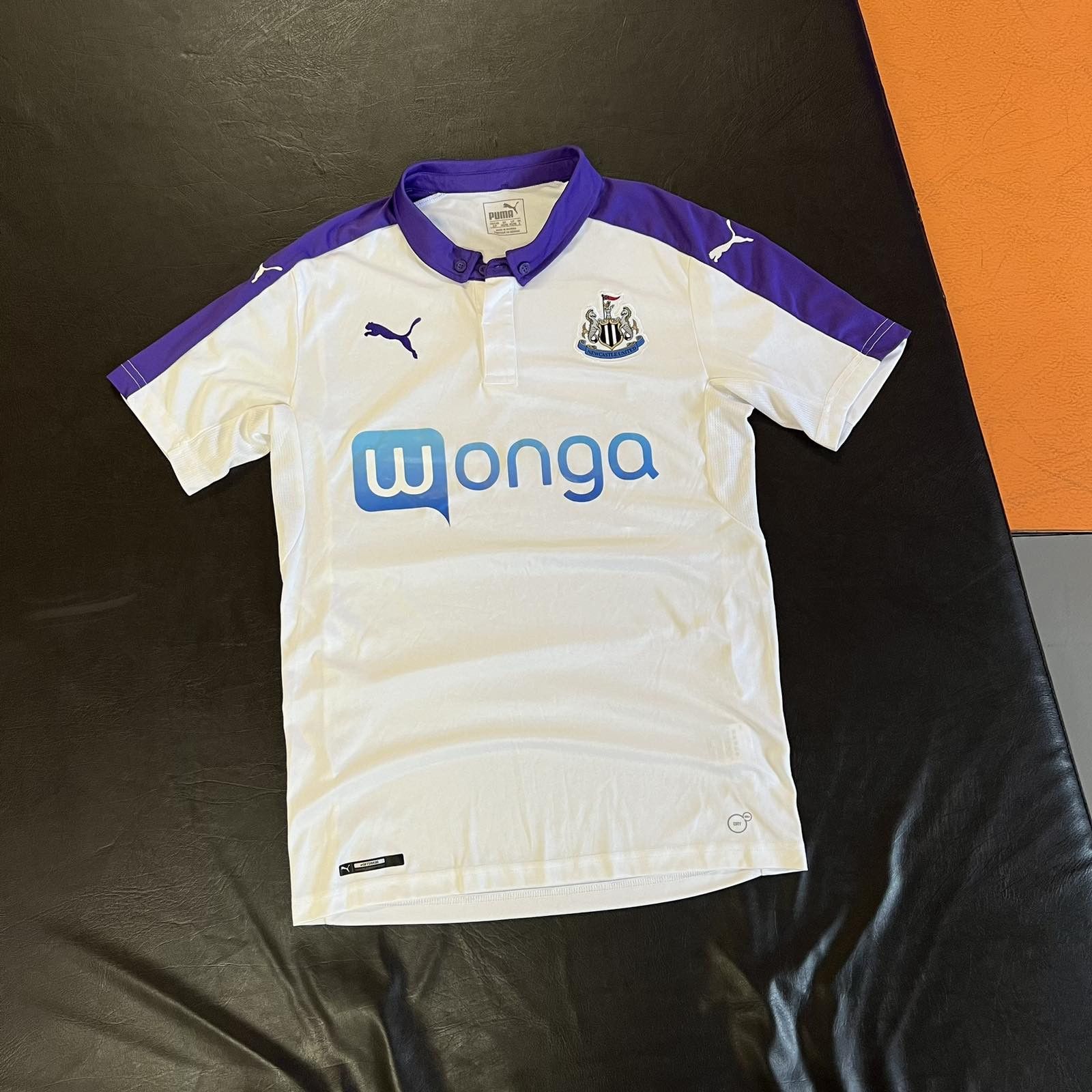 Puma Puma Newcastle soccer jersey sz S Size US S / EU 44-46 / 1 - 1 Thumbnail