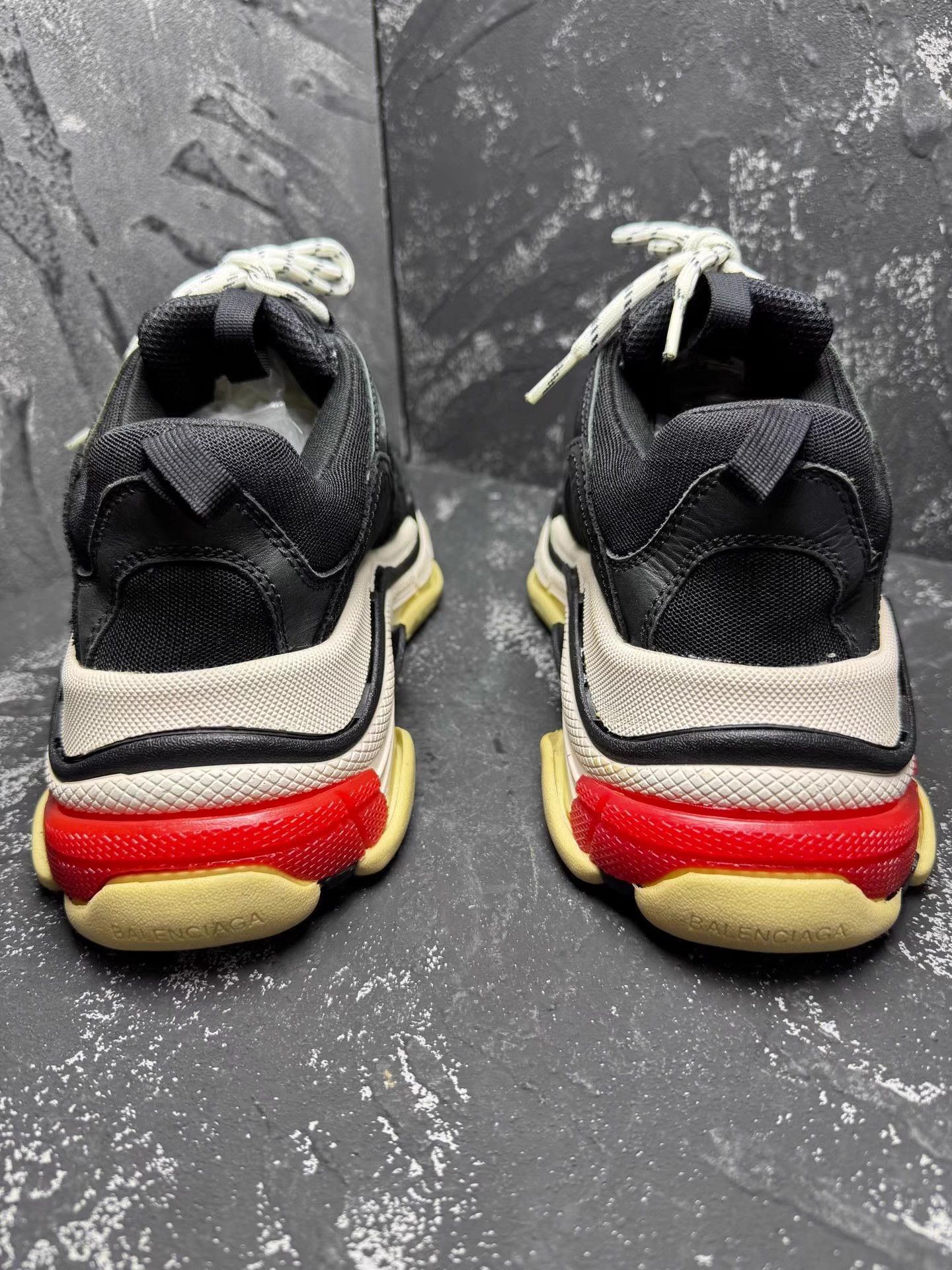 Balenciaga Balenciaga Triple S Black & Red Vintage Distressed Q10 Size US 8 / EU 41 - 7 Thumbnail