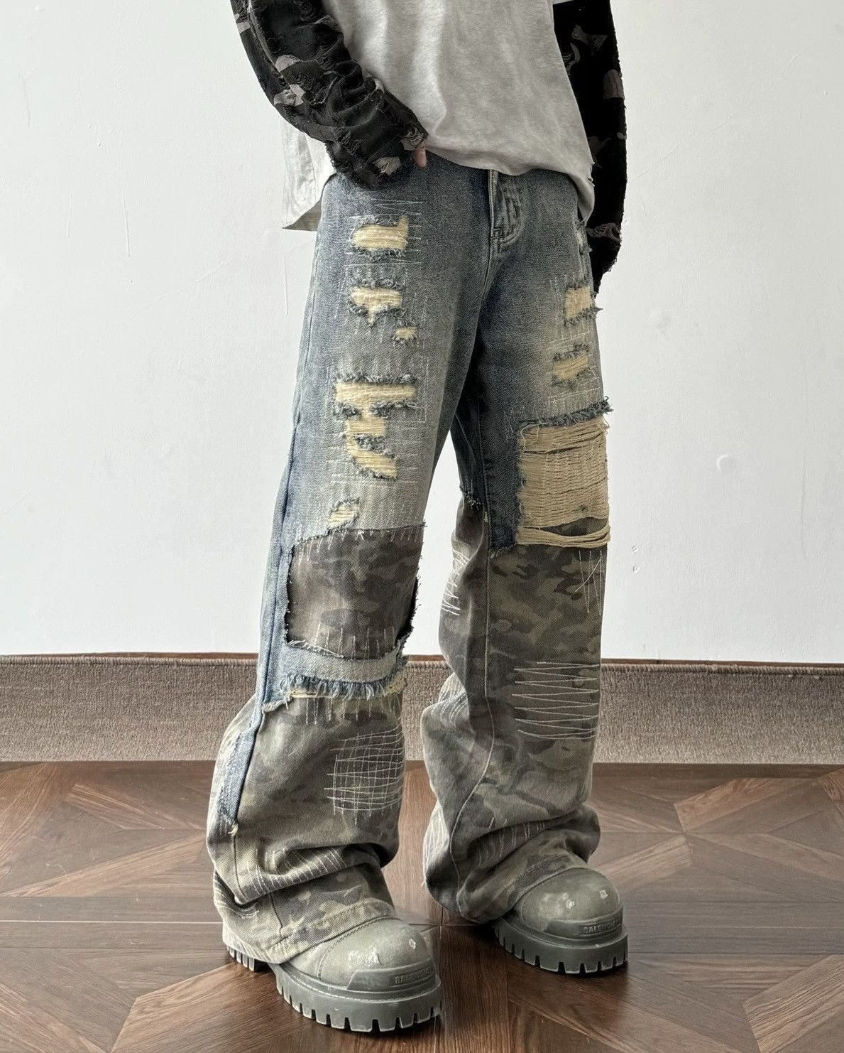 Retro punk distressed camouflage patches flare jeans Denim