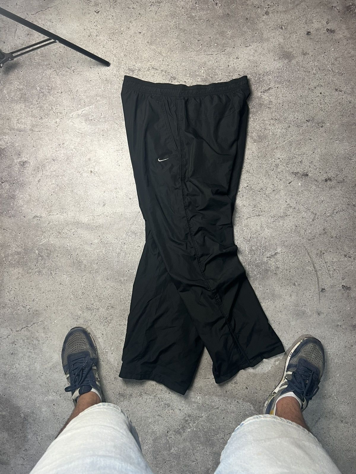 Nike Vintage Nike nylon pants in black with swoosh mens XL 00s Size US 34 / EU 50 - 1 Thumbnail