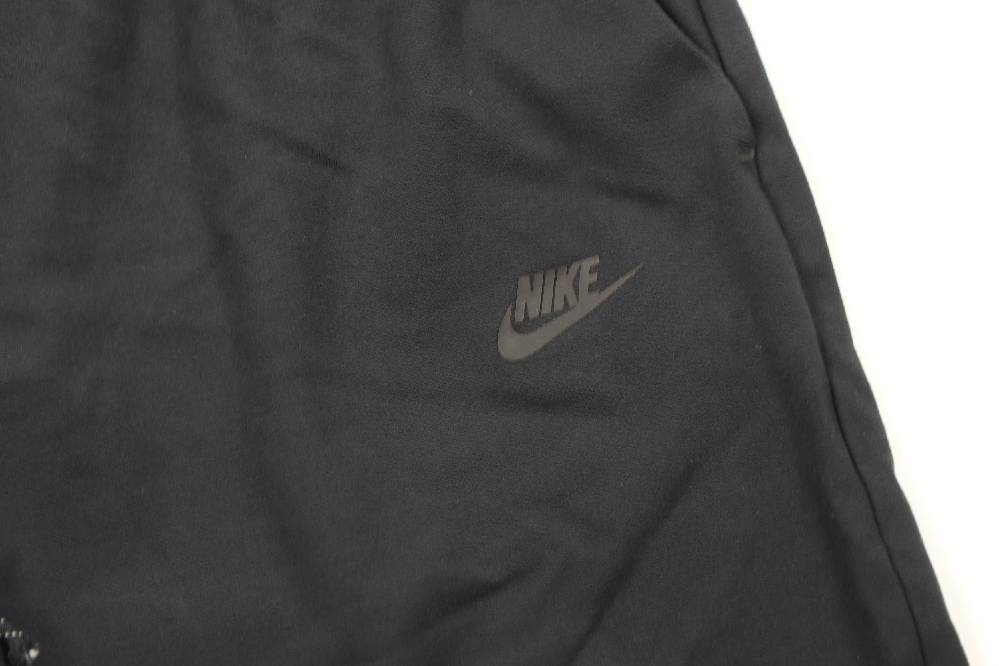 Nike × Vintage Nike Sportswear Spell Lightweight Tech Fleece Shorts Black Size US 38 / EU 54 - 5 Thumbnail