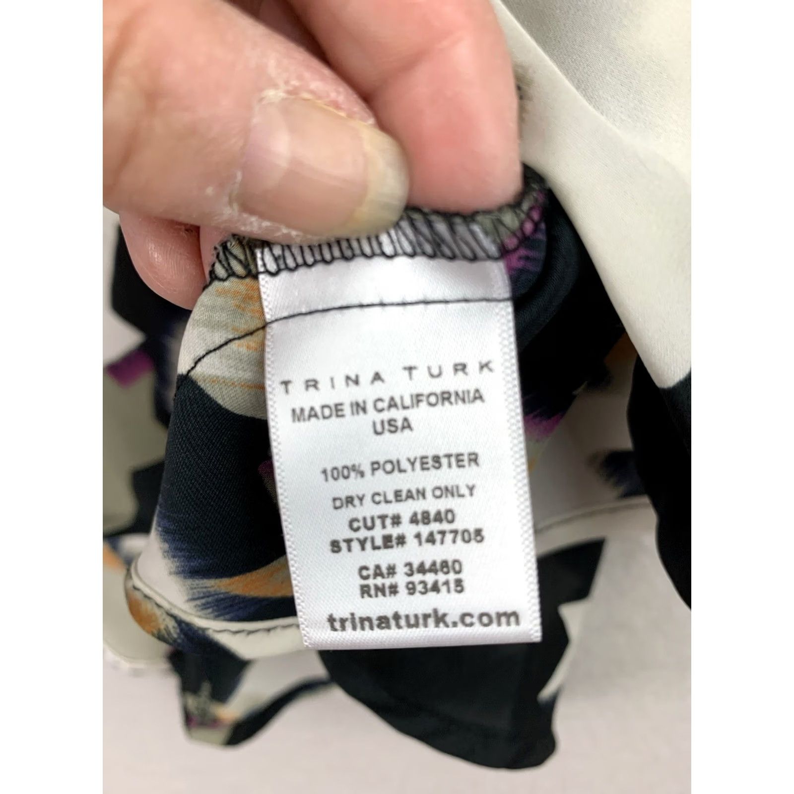 Trina Turk TRINA TURK Top Womens Small Multicolor Geometric Hi-Lo Keyhole Size S / US 4 / IT 40 - 4 Thumbnail