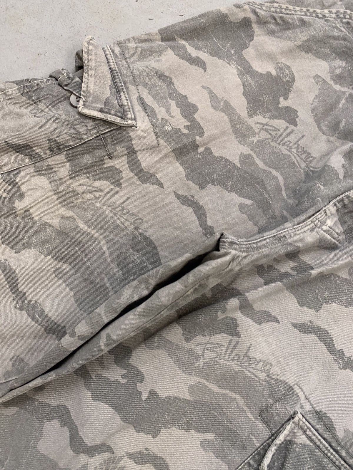 Vintage Crazy Vintage billa bong embroidered camo. Cargo Size US 34 / EU 50 - 4 Thumbnail