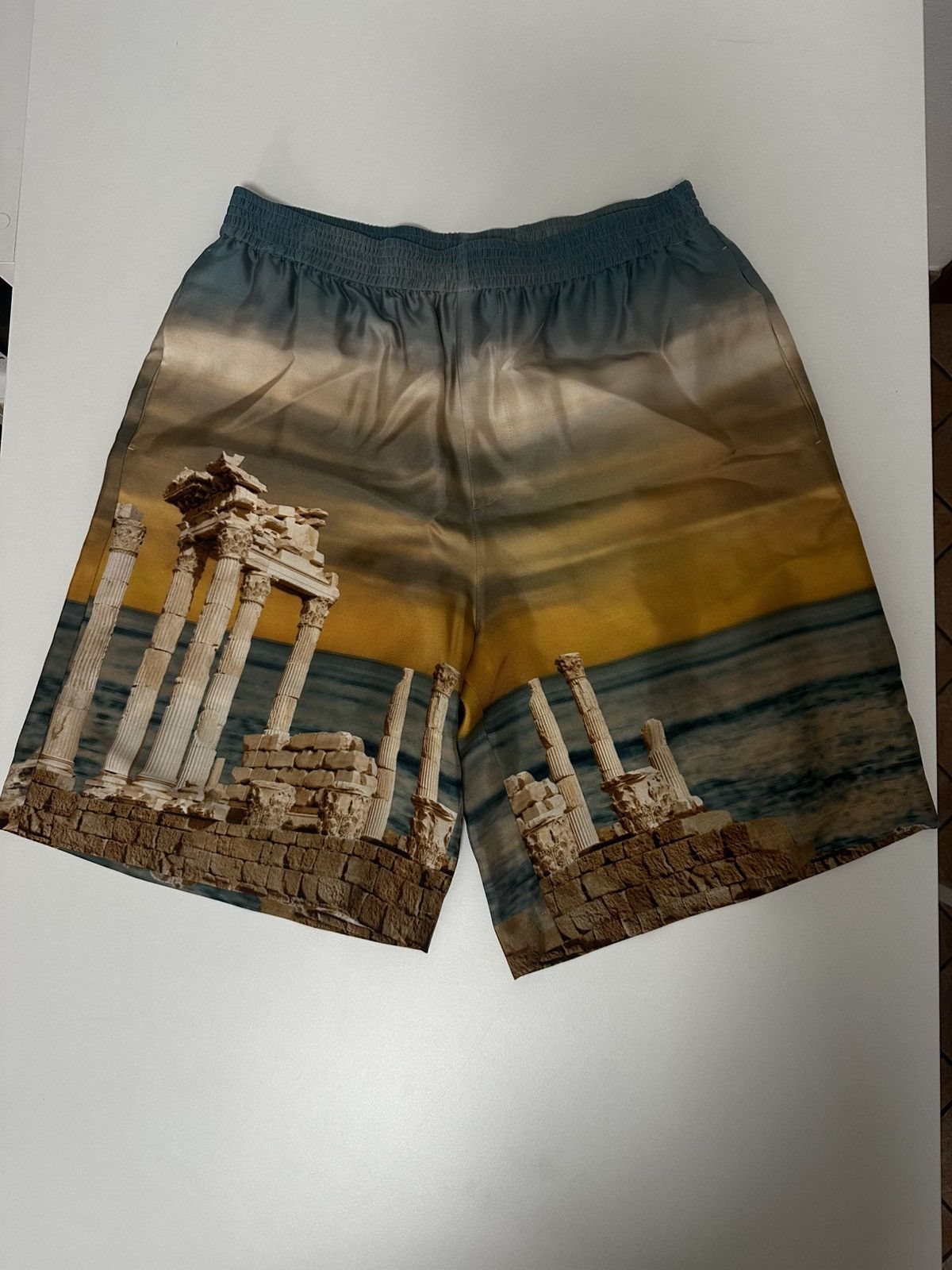 Versace Versace Silk Shorts Size US 32 / EU 48 - 1 Thumbnail