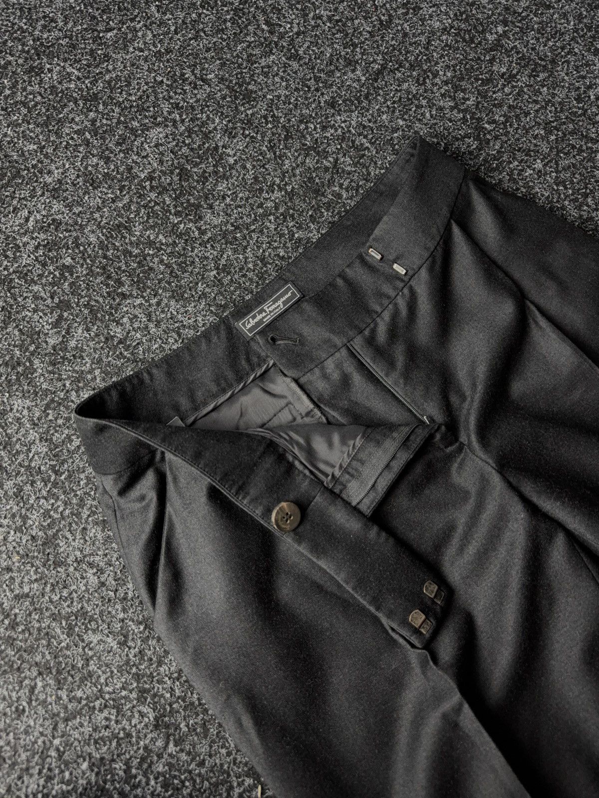 Salvatore Ferragamo Rare Salvatore Ferragamo Wool Pleated Trousers Made in Italy Size 30" / US 8 / IT 44 - 5 Thumbnail
