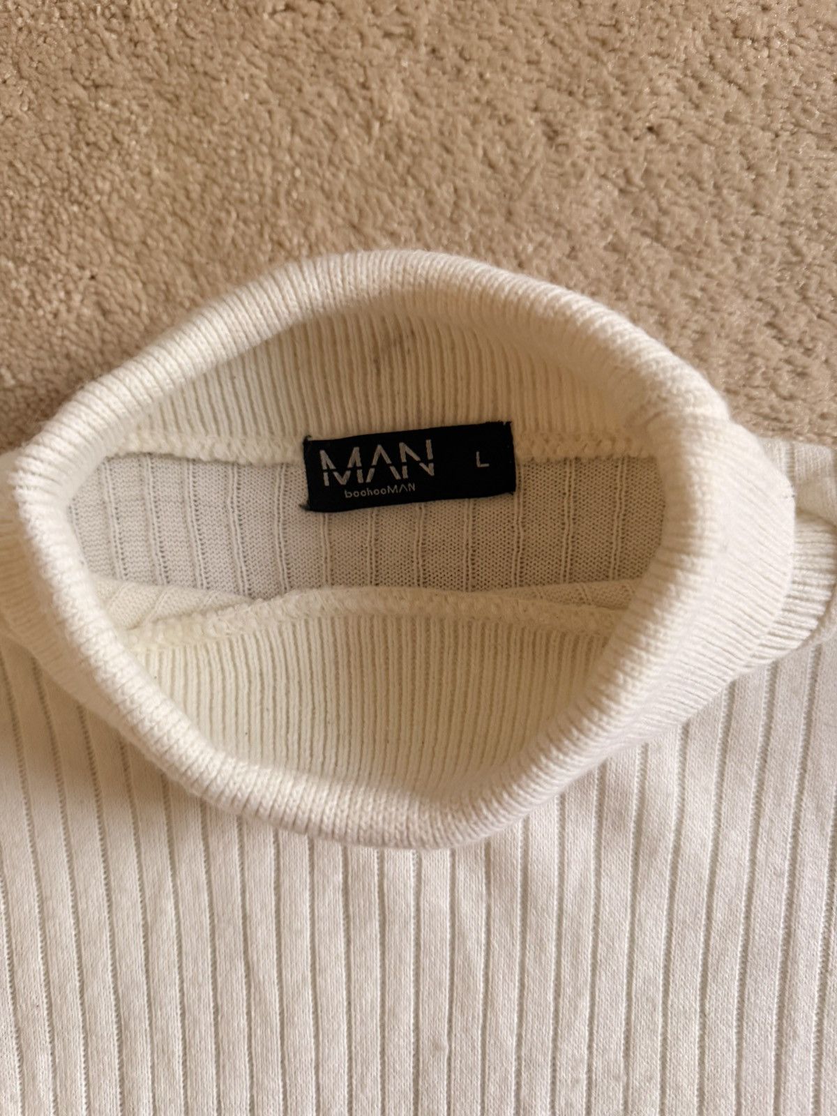 Other Mens large white boohooman turtleneck Size US L / EU 52-54 / 3 - 4 Thumbnail