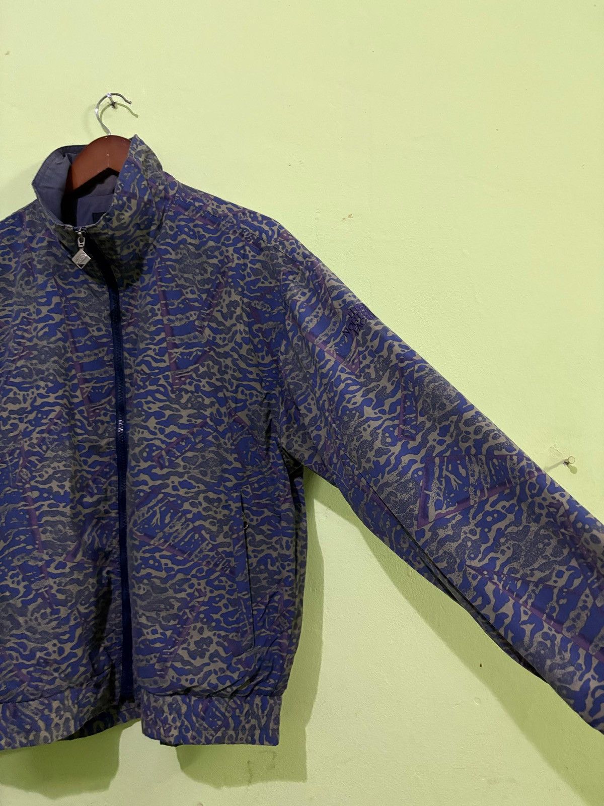 The North Face The North Face Light Jacket Abstract Art Design Size US M / EU 48-50 / 2 - 3 Thumbnail