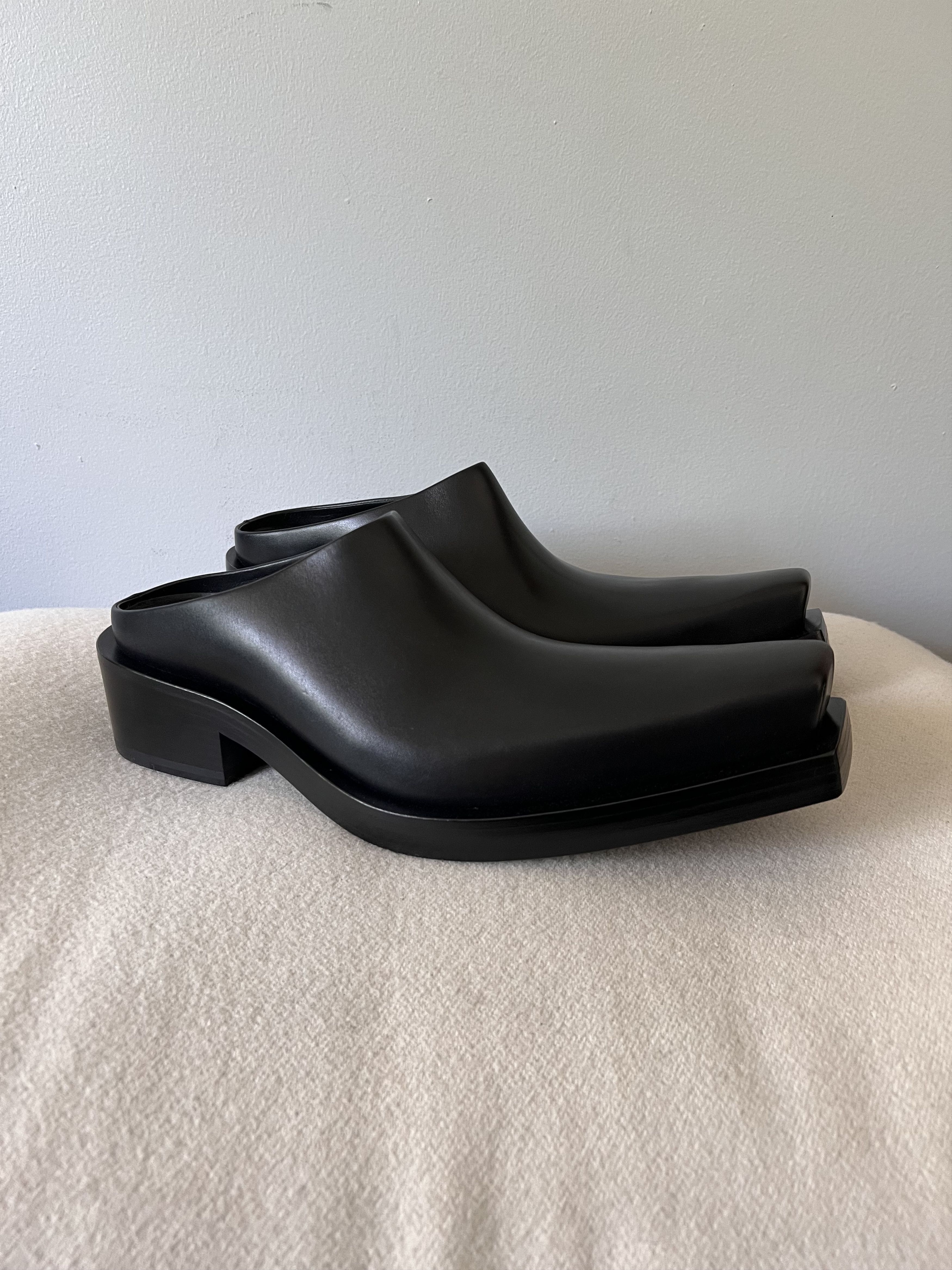 Balenciaga Santiago Mule Shoess In Black Calfskin Leather Shoes, Men's (Size 9)