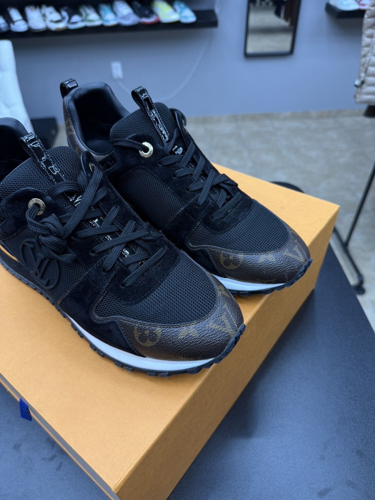 Louis Vuitton Louis Vuitton Run Away Sneaker Black Brown Monogram Size US 8 / EU 41 - 6 Thumbnail