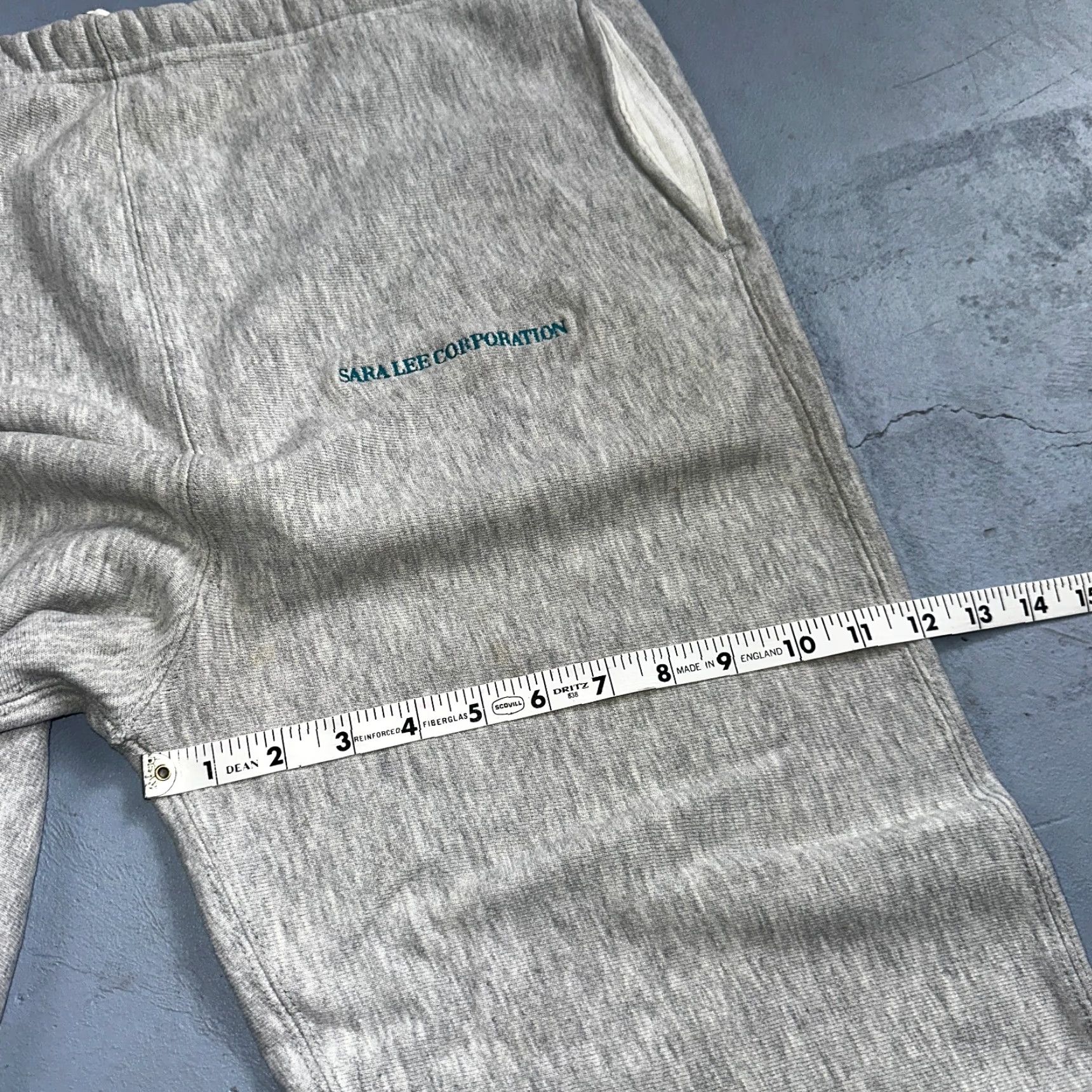 Champion VINTAGE Champion Sweatpants Reverse Weave 1990s Gray Men L Pants Jogger Basic Reversible 90s Size US L / EU 52-54 / 3 - 7 Thumbnail