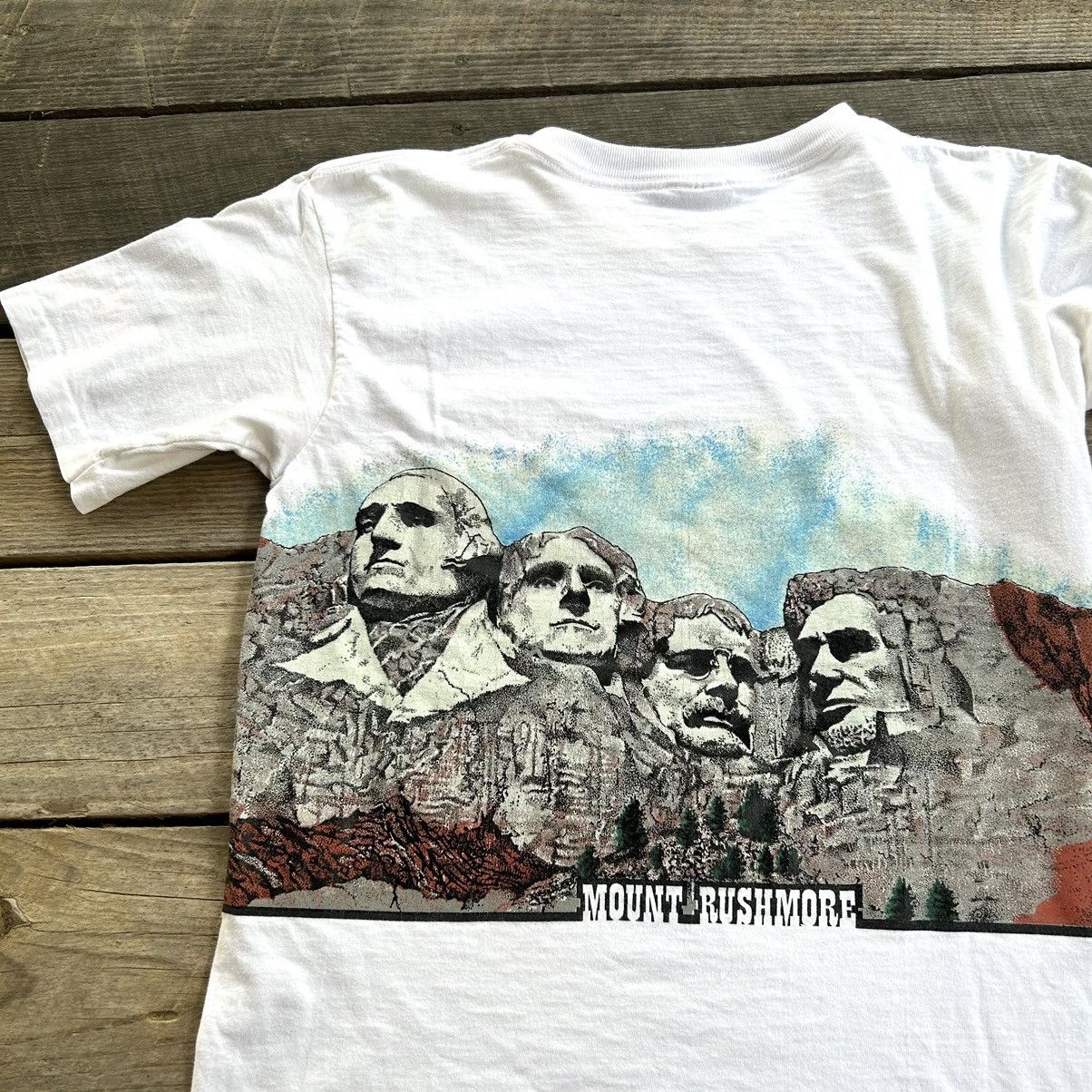 Vintage Vintage Mount Rushmore Nature Tourist Wrap Around T Shirt Size US L / EU 52-54 / 3 - 3 Thumbnail