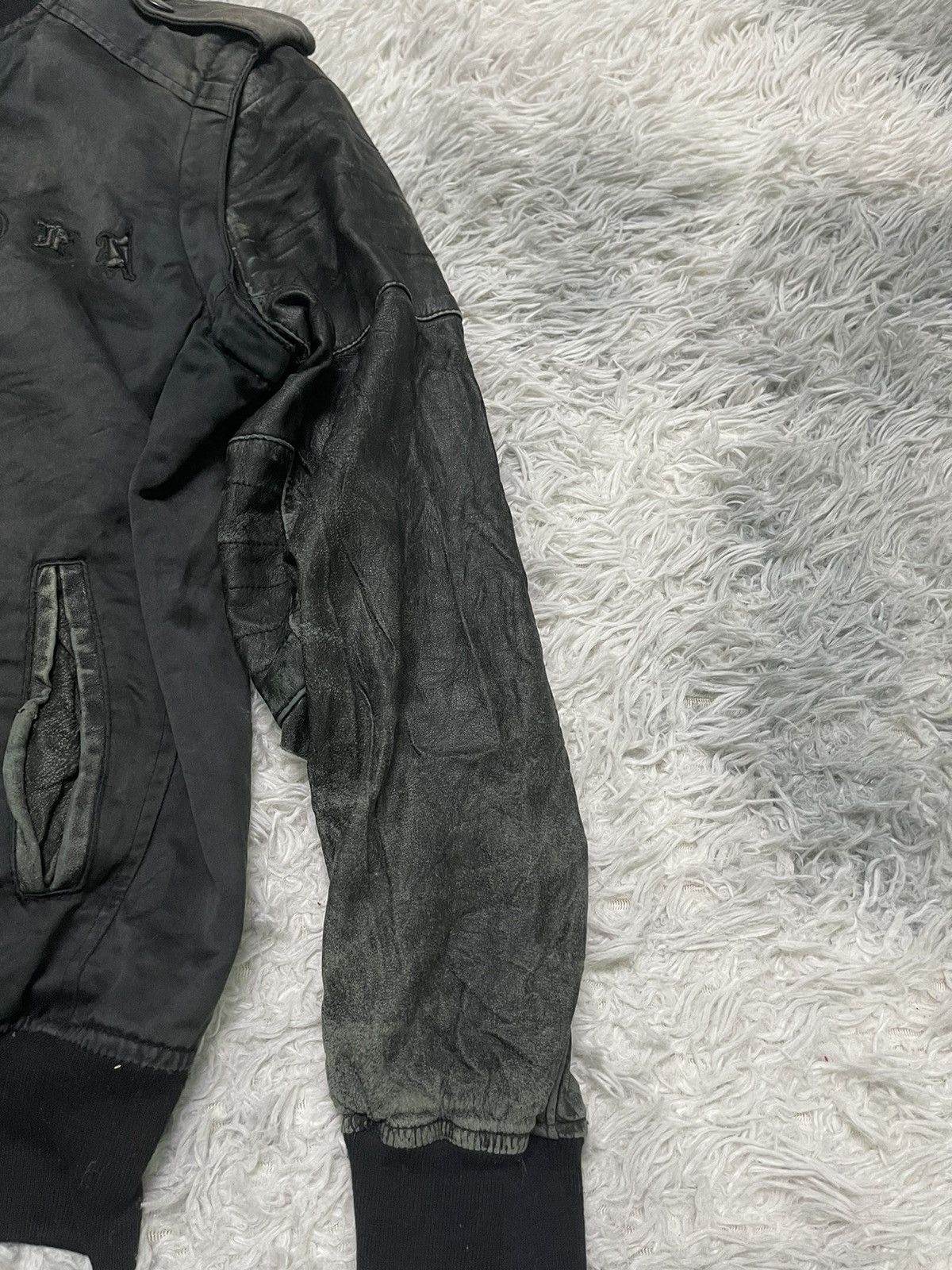 If Six Was Nine 2000s ROEN LEATHER 2 WAY JACKET EMBROIDERED LOGO DISTRESSED Size US S / EU 44-46 / 1 - 20 Thumbnail