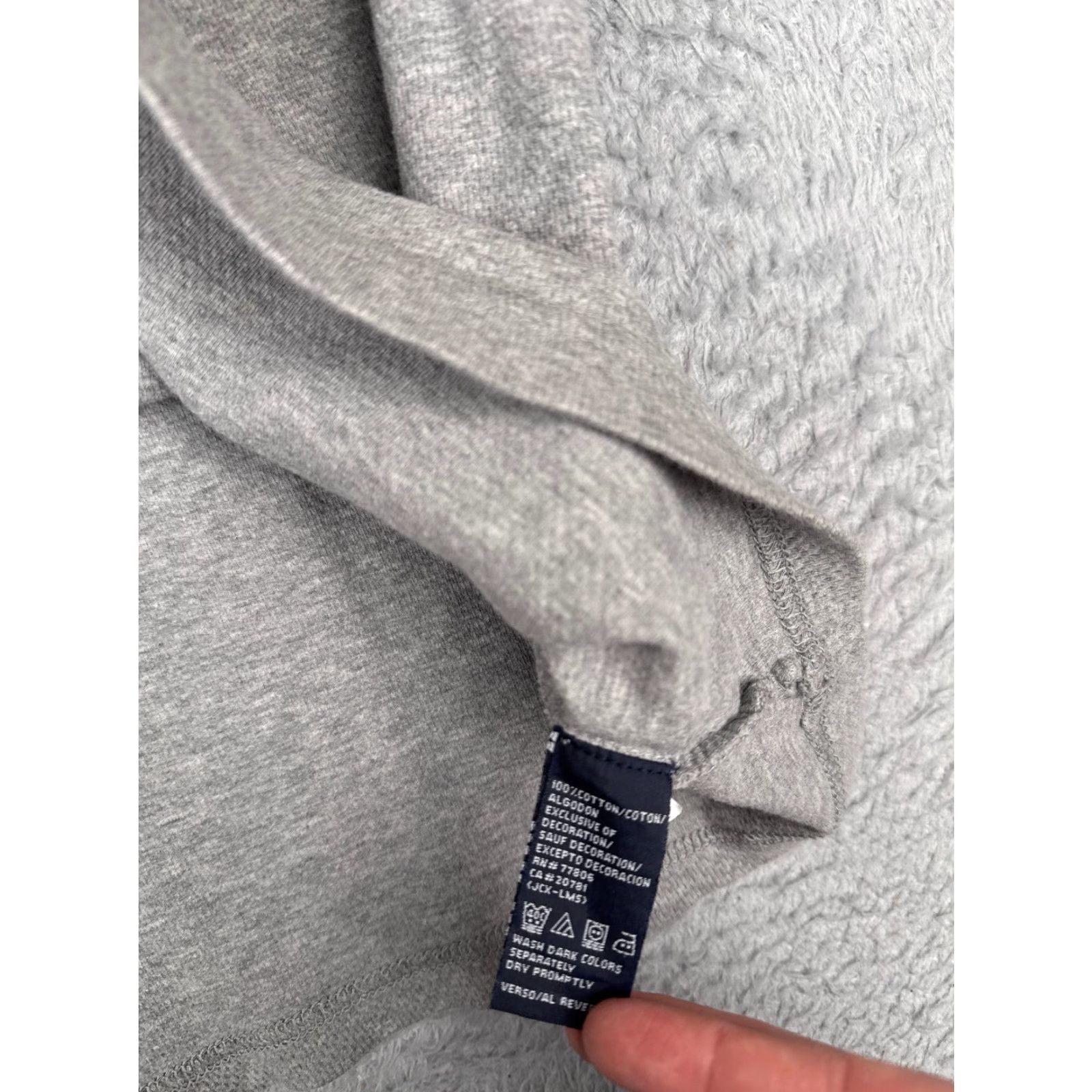 Tommy Hilfiger Tommy Hilfiger Shirt Adult Small Gray Short Sleeve V-Neck 100% Cotton READ Size US S / EU 44-46 / 1 - 7 Thumbnail