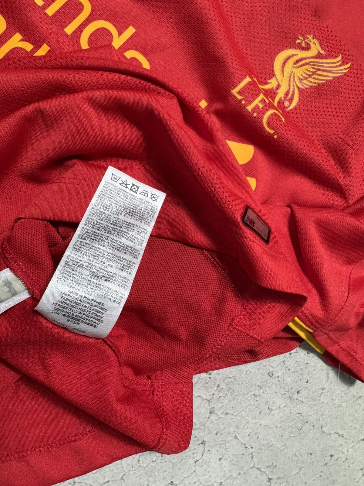 New Balance New Balance FC Liverpool 2016/2017 Vintage Soccer Jersey Size US M / EU 48-50 / 2 - 10 Thumbnail
