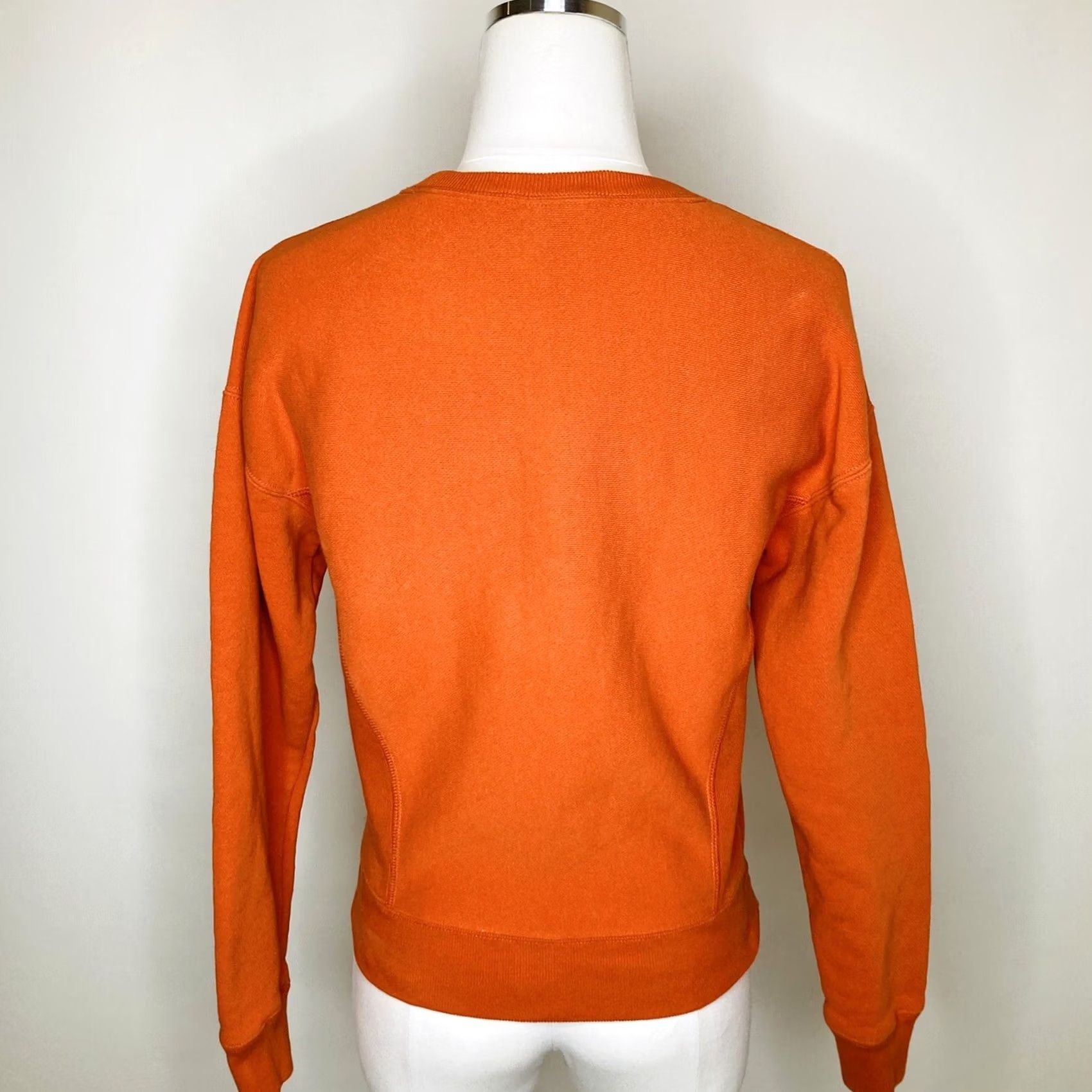 Champion VINTAGE Champion Reverse Weave Orange Sweatshirt Crew Neck Womens XS EUC Shirt Sweatshirt Women EUC Gators Logo Long Sleeve 84% cotton 16% polyester Size XS / US 0-2 / IT 36-38 - 3 Thumbnail