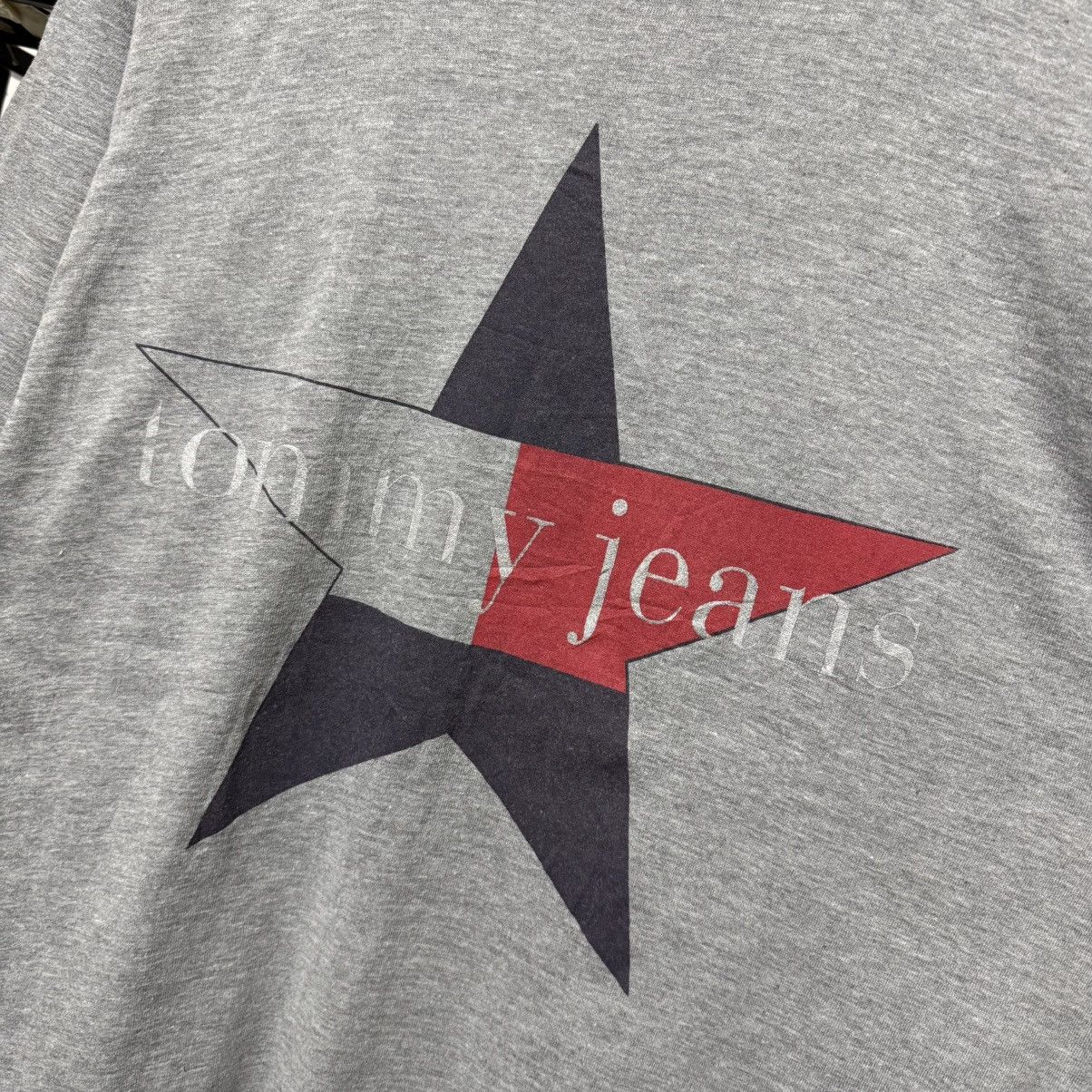 Tommy Hilfiger Vintage tommy hilfiger jeans tshirt Size US M / EU 48-50 / 2 - 4 Thumbnail