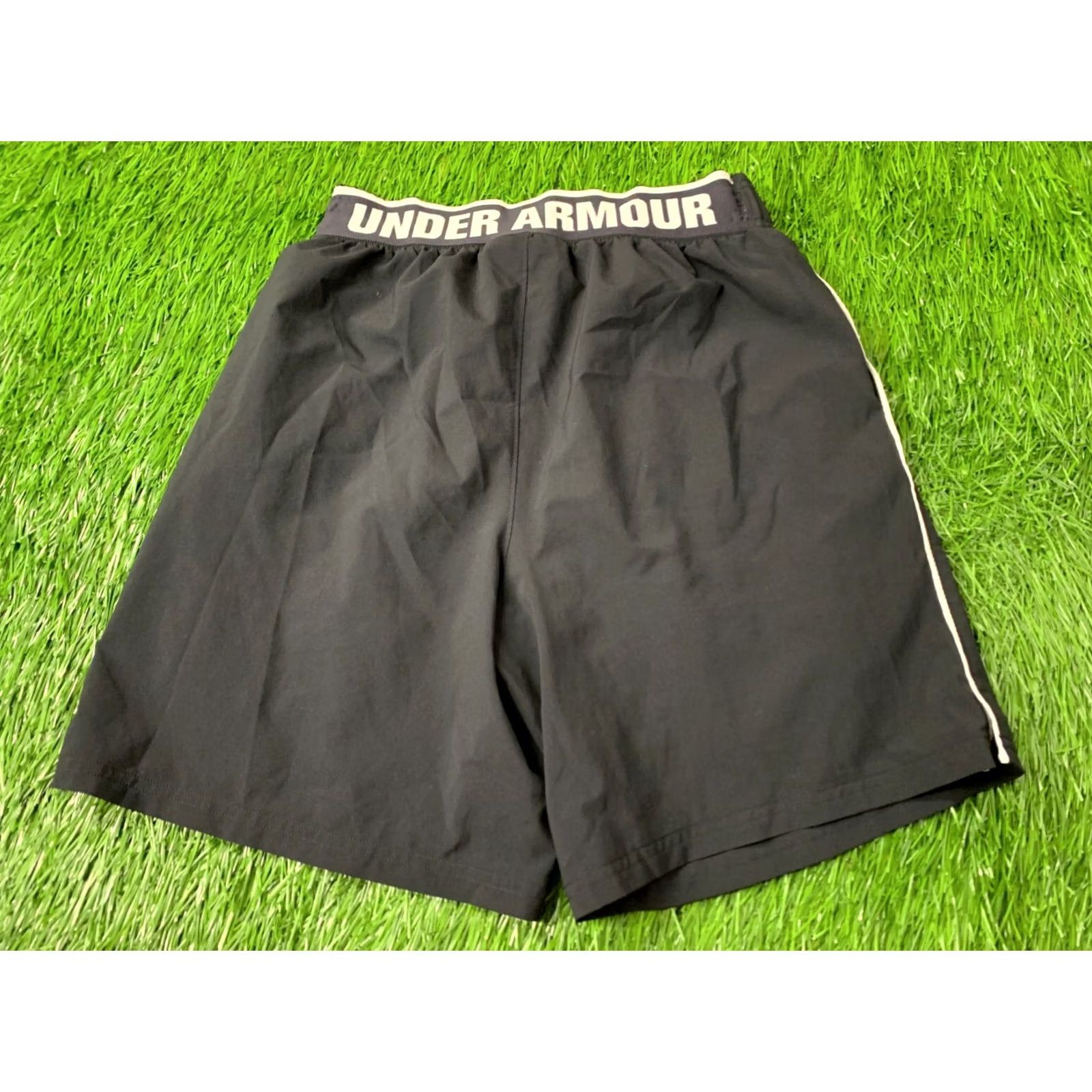 Under Armour Under Armour Training Shorts Men M Black Gray White Logo Pockets Casual Short Size M Size US 31 - 6 Thumbnail