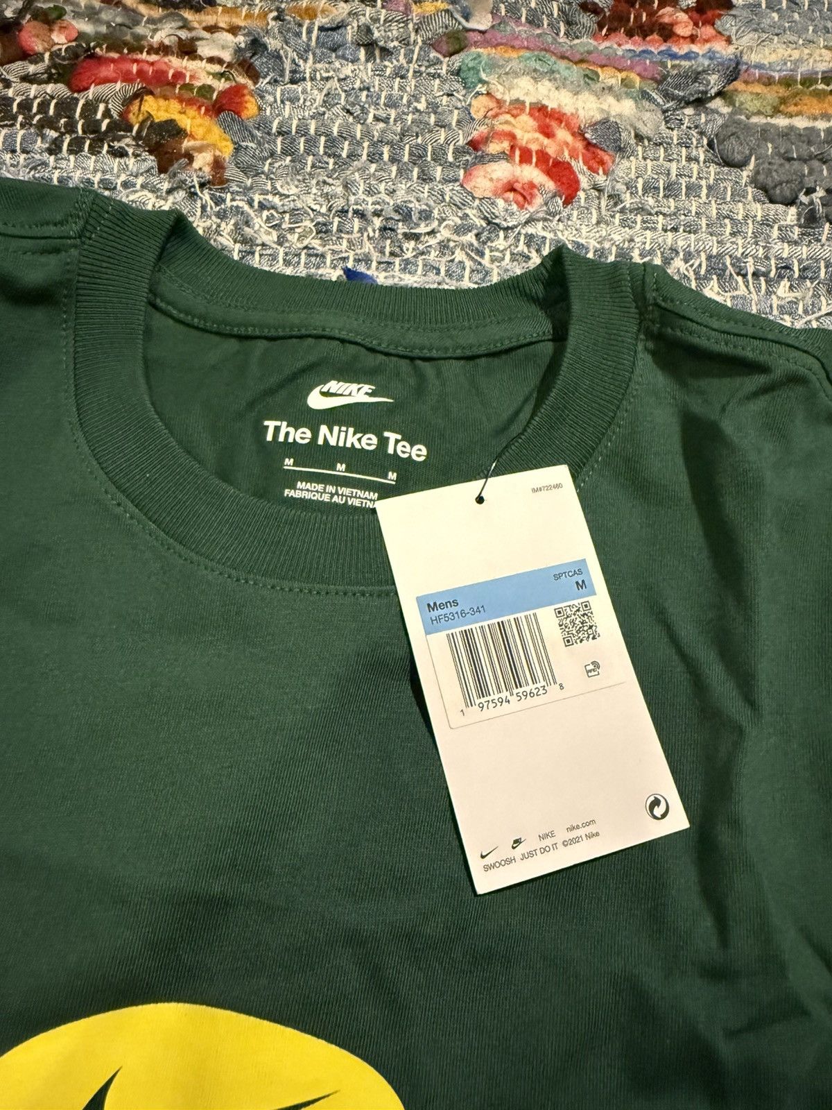 Nike Nike City Exclusive - Vietnam- tee size M Size US M / EU 48-50 / 2 - 3 Thumbnail