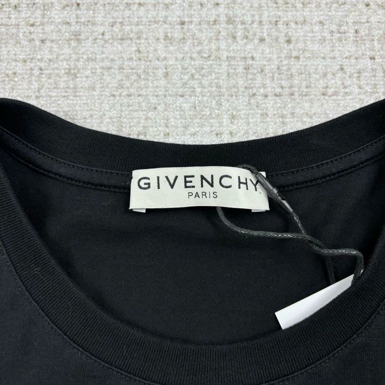 Givenchy Givenchy Blurred Letter Printed Crewneck Short-sleeve 2506- Size US XS / EU 42 / 0 - 4 Thumbnail