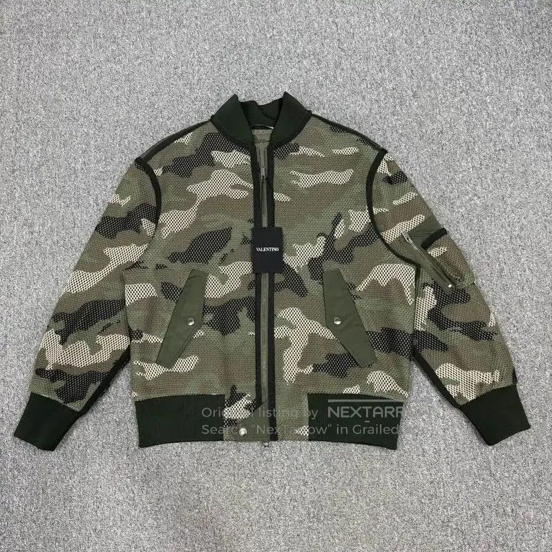 Valentino Valentino Camo Print Bomber Jacket for Men . Size US L / EU 52-54 / 3 - 1 Thumbnail