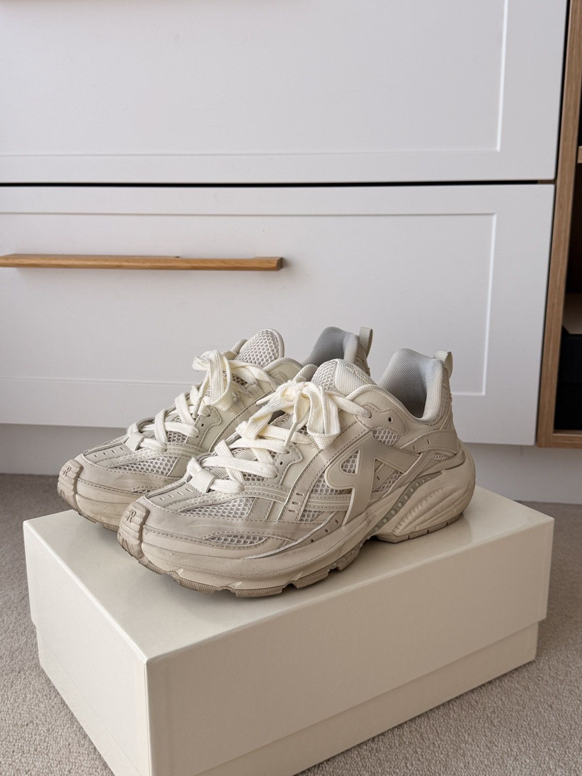 Represent Clo. Represent Clo Storm Runner – Off White – US 9 Size US 9 / EU 42 - 1 Thumbnail
