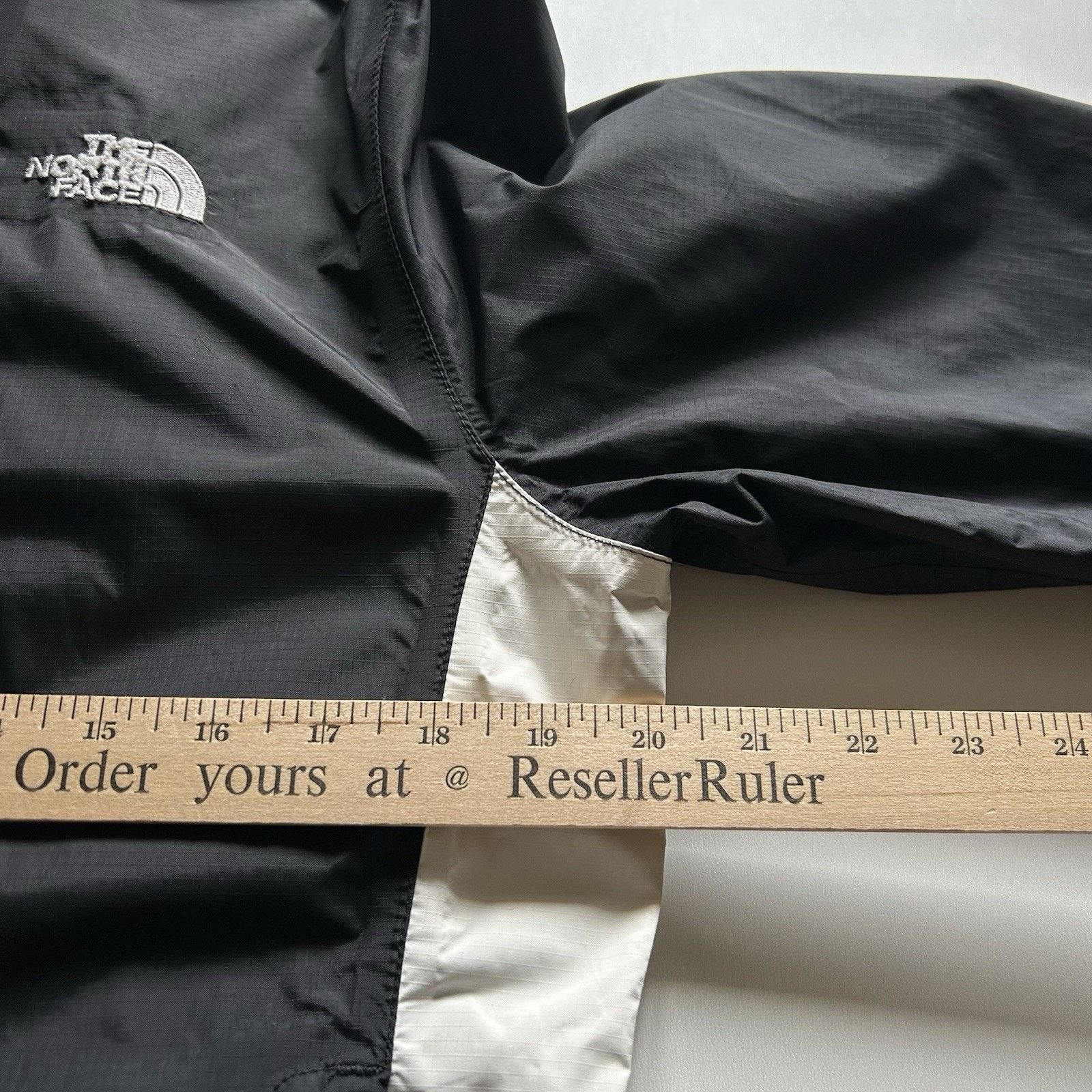 The North Face × Vintage The North Face Rain Jacket Women's Small Black Hyvent Rare Size S / US 4 / IT 40 - 7 Thumbnail