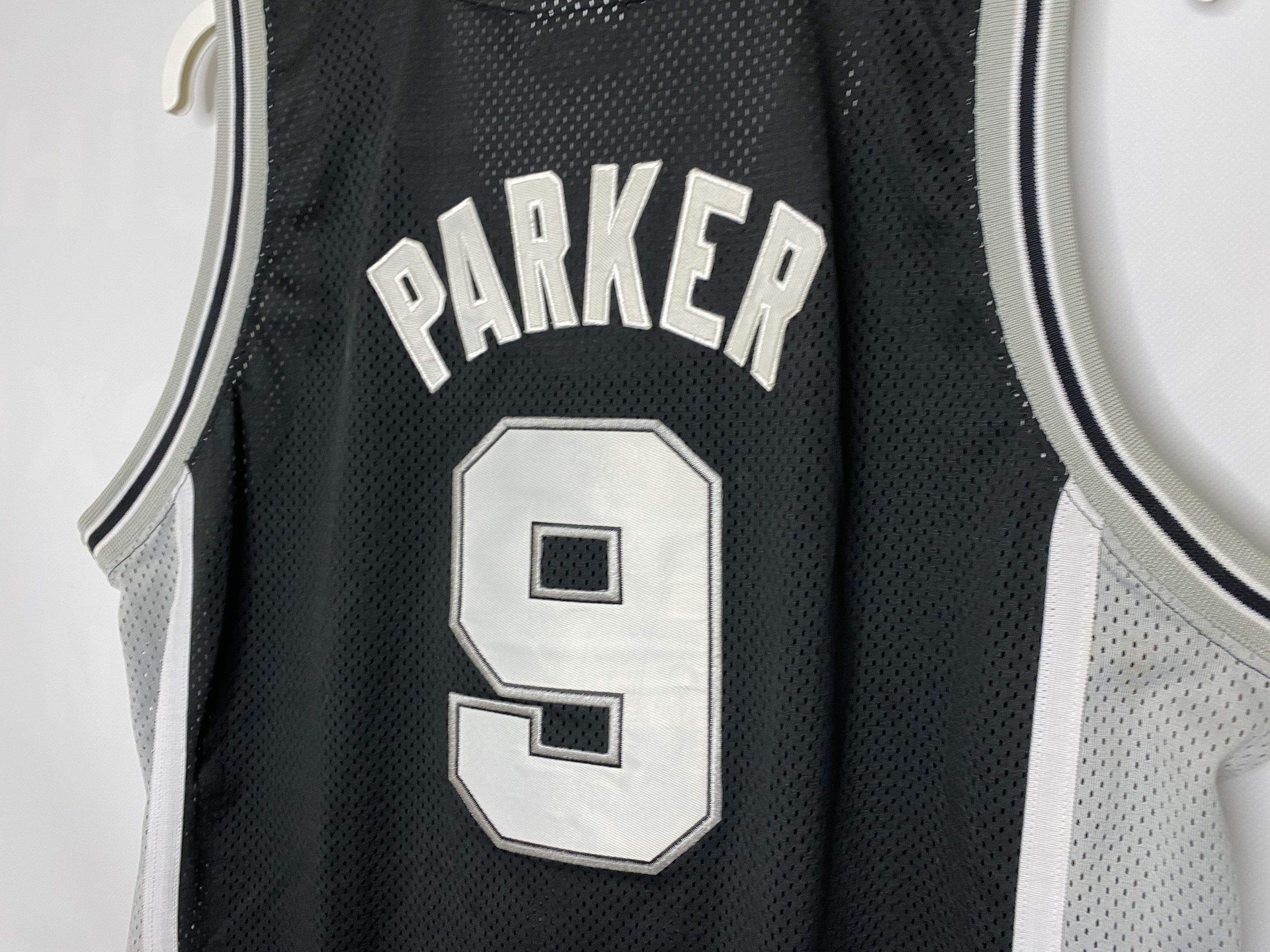 Champion × NBA × Vintage PARKER #9 SAN ANTONIO SPURS NBA BASKETBALL SHIRT JERSEY Size US L / EU 52-54 / 3 - 3 Thumbnail
