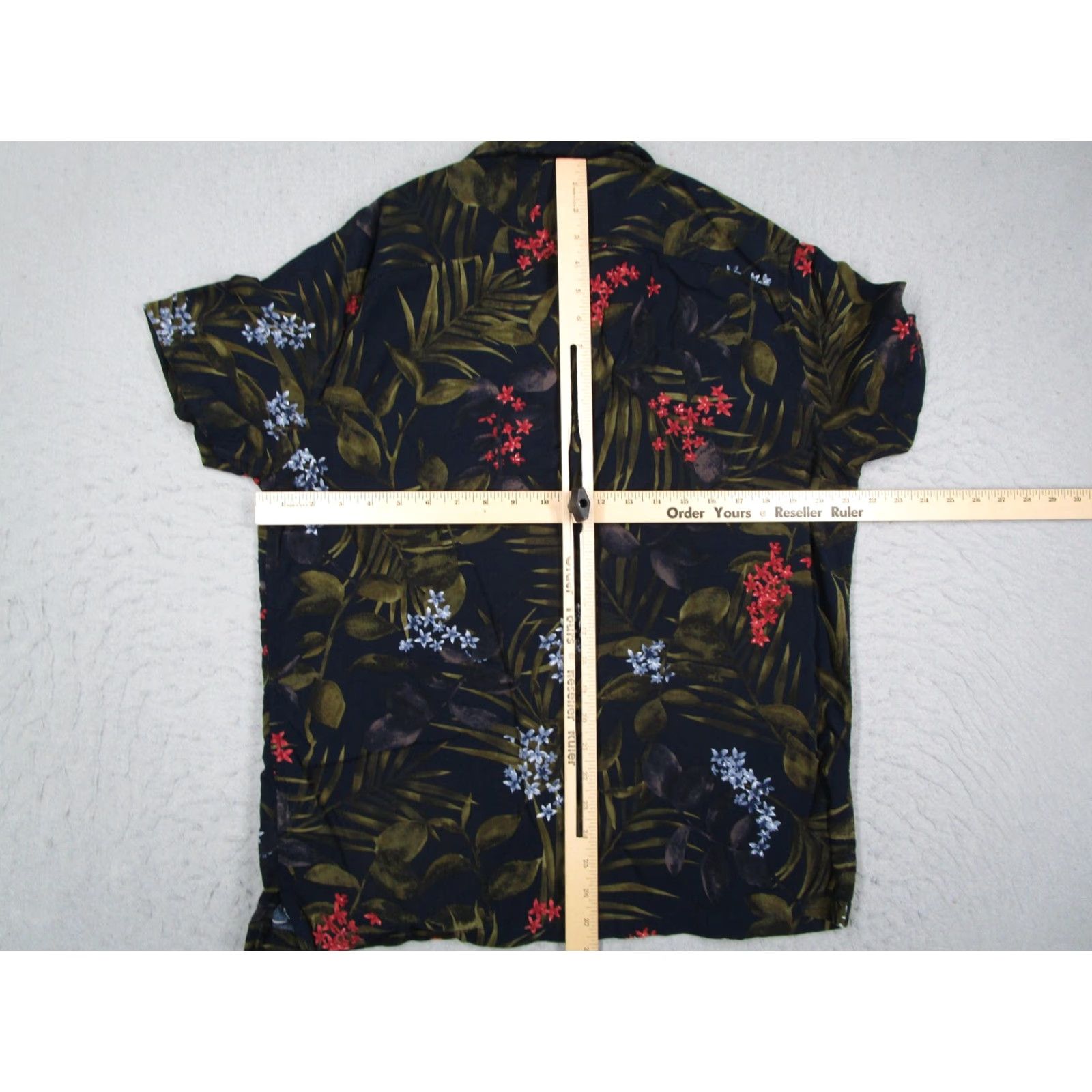 Abercrombie & Fitch Abercrombie & Fitch Shirt Men Large Black Multicolor Floral Short Sleeve Button-Up Hawaiian Tropical Casual Size US L / EU 52-54 / 3 - 5 Thumbnail