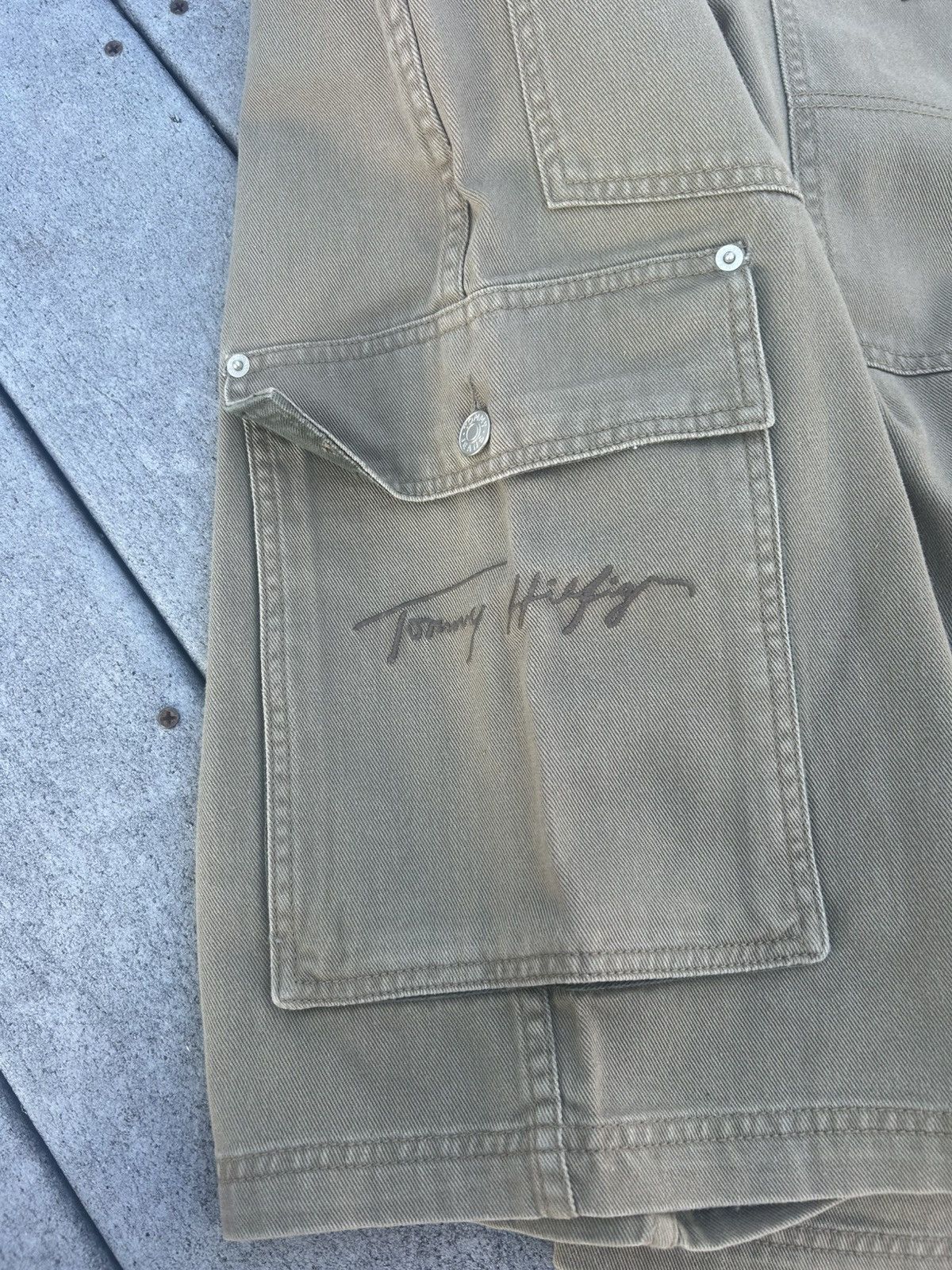 Tommy Hilfiger Y2K Jnco style Tommy Hilfiger shorts Size US 34 / EU 50 - 2 Thumbnail