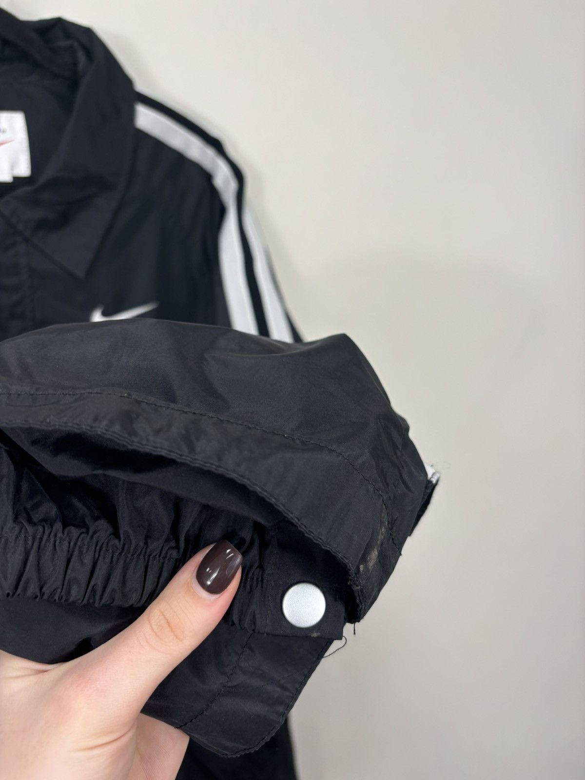 Nike Vintage 90s Nike Y2K Swoosh Retro Hype Full Zip Nylon Jacket Size US L / EU 52-54 / 3 - 11 Thumbnail