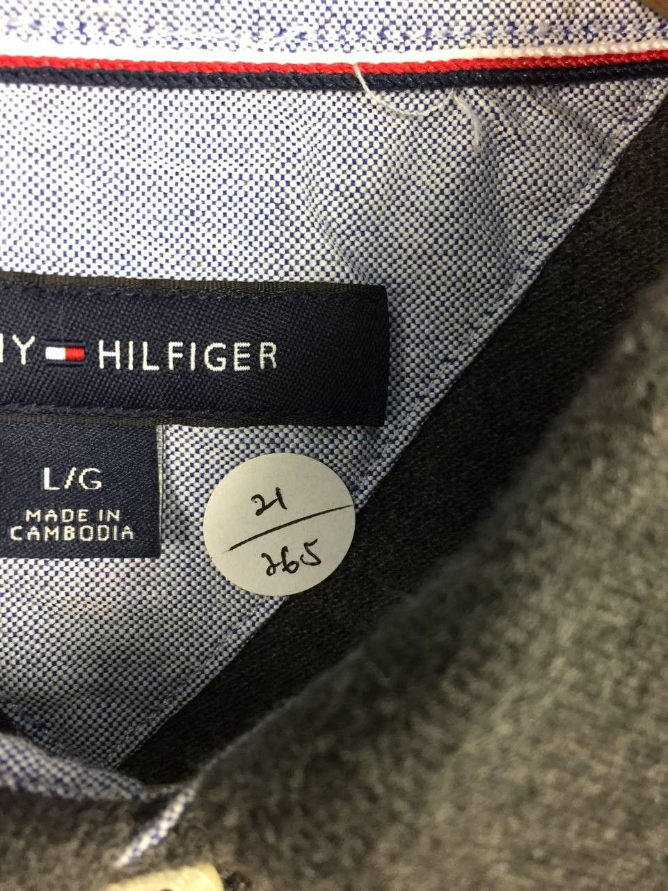 Tommy Hilfiger Tommy Hilfiger Embroidered Logo Casual Polo Shirt Size US L / EU 52-54 / 3 - 10 Thumbnail