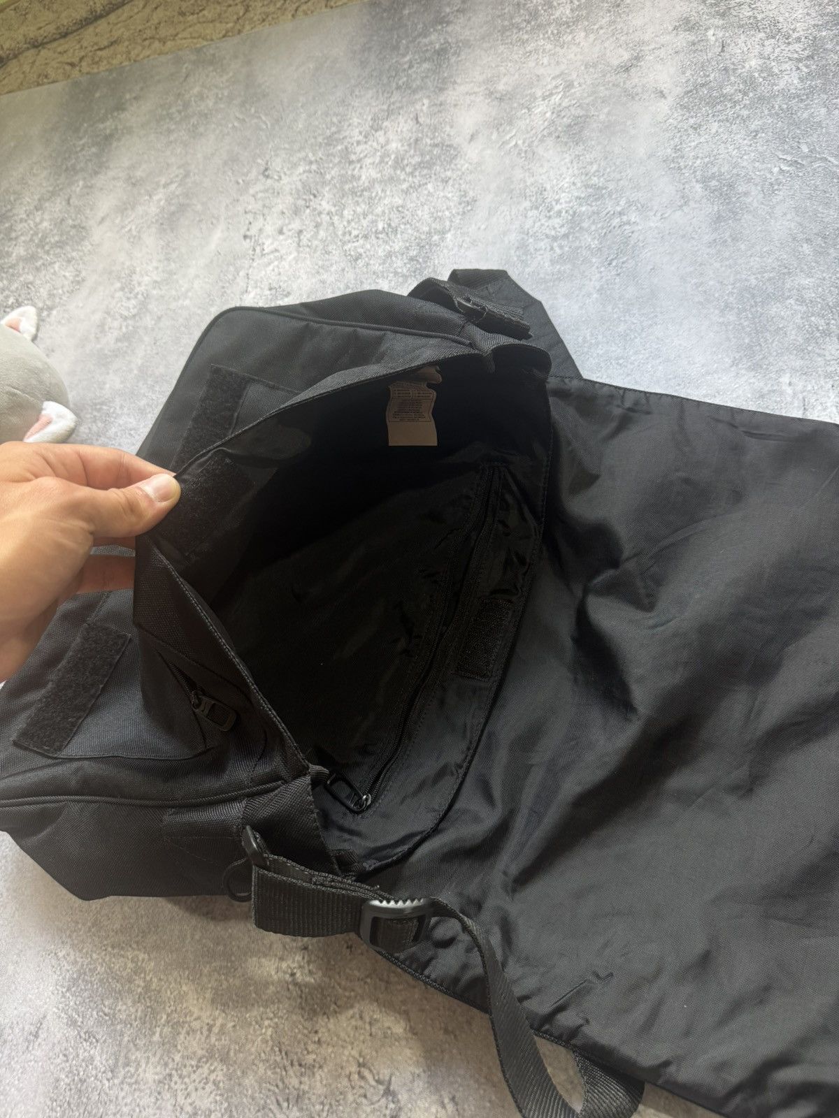 Nike Vintage Nike Y2K Retro Black Crossbody Bag Shoulder Bag Nike Size ONE SIZE - 5 Thumbnail