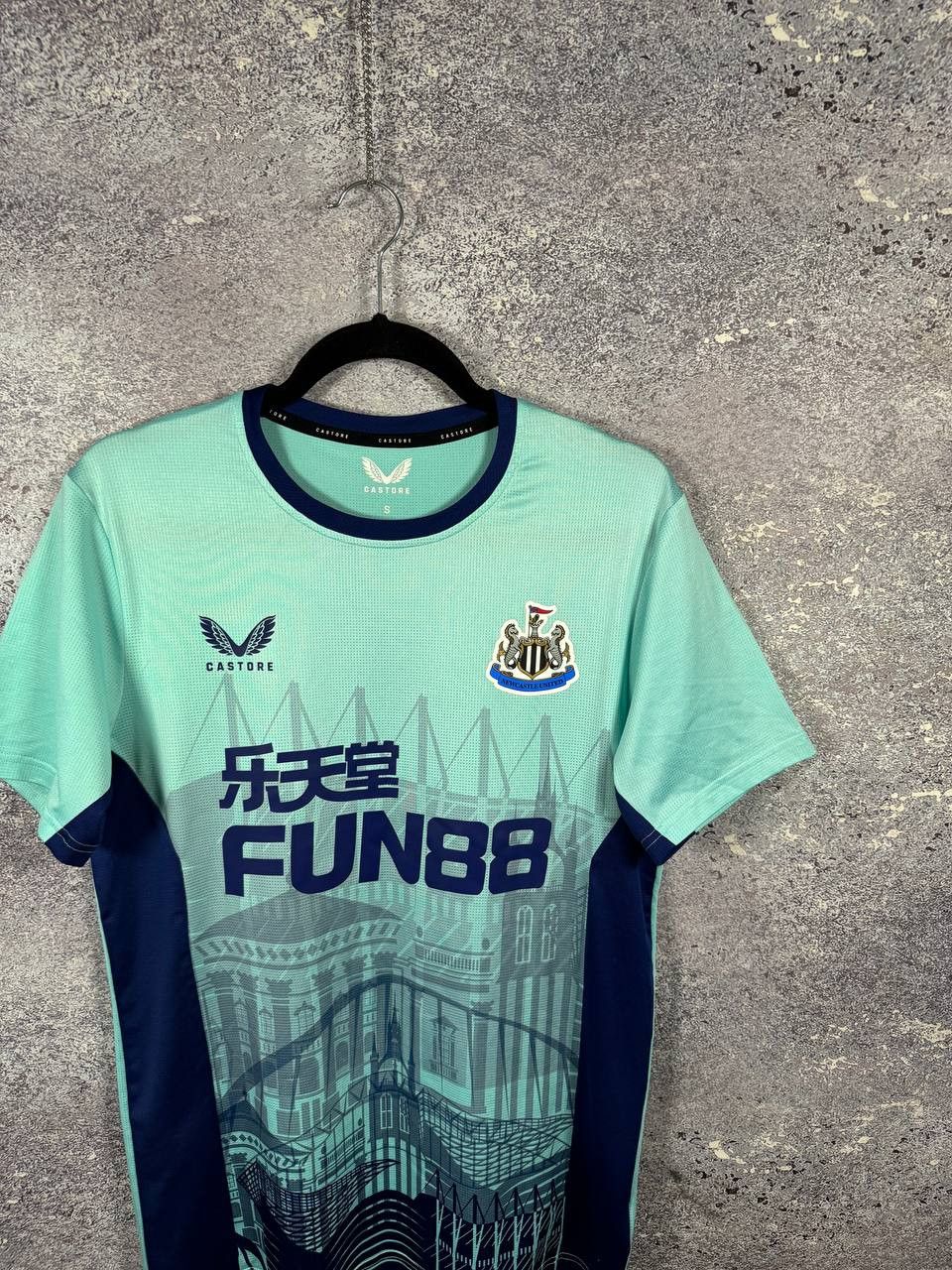 Castore × Vintage Newcastle United 2022/23 Fourth Castore Soccer Jersey Size US S / EU 44-46 / 1 - 3 Thumbnail