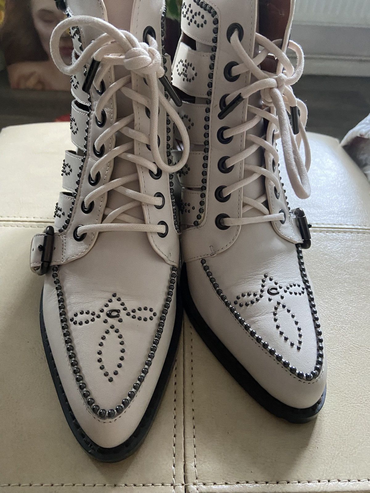 Coach Coach Women's Paisley USA 7.5 White Leather Zip RRP: €225 Size US 8 / IT 38 - 1 Thumbnail