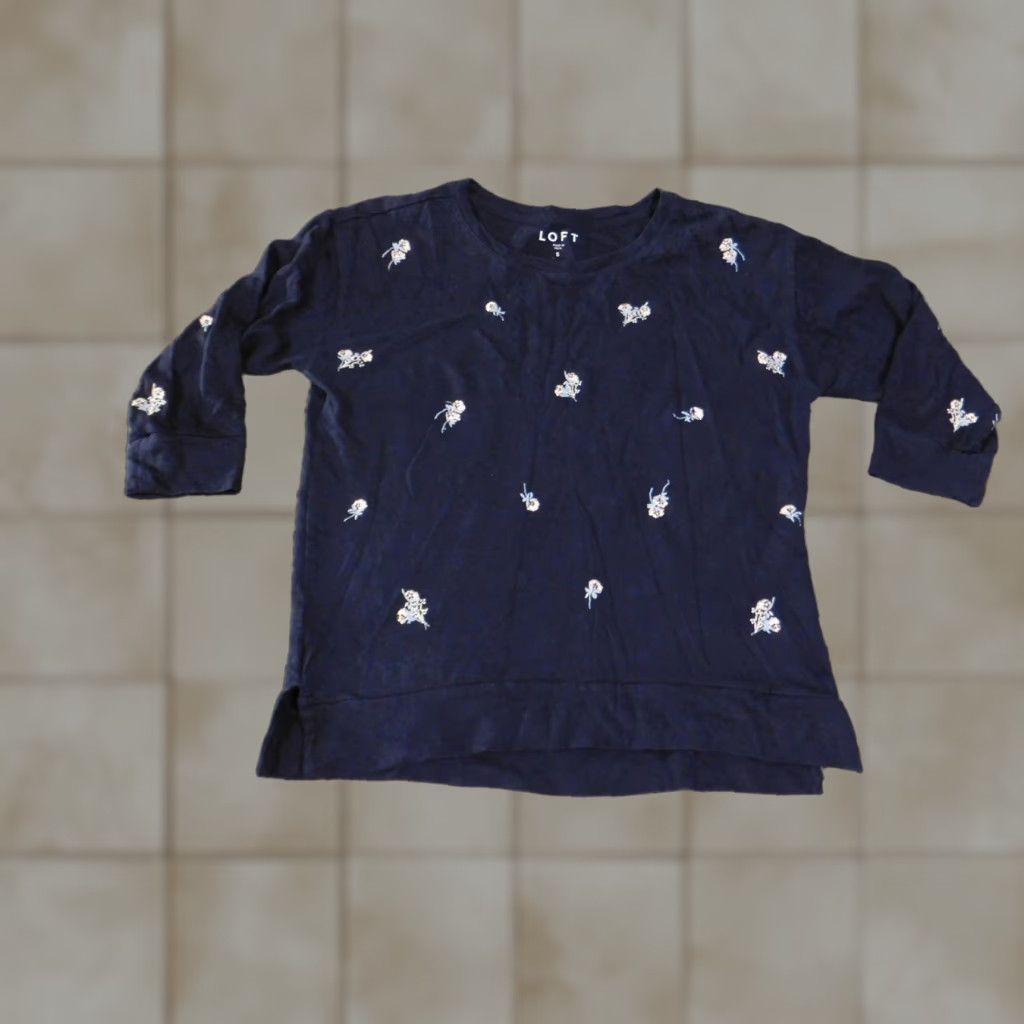 Loft LOFT Shirt Womens Small Navy Blue Embroidered Floral 3/4 Sleeve Crewneck Cotton Size S / US 4 / IT 40 - 1 Thumbnail